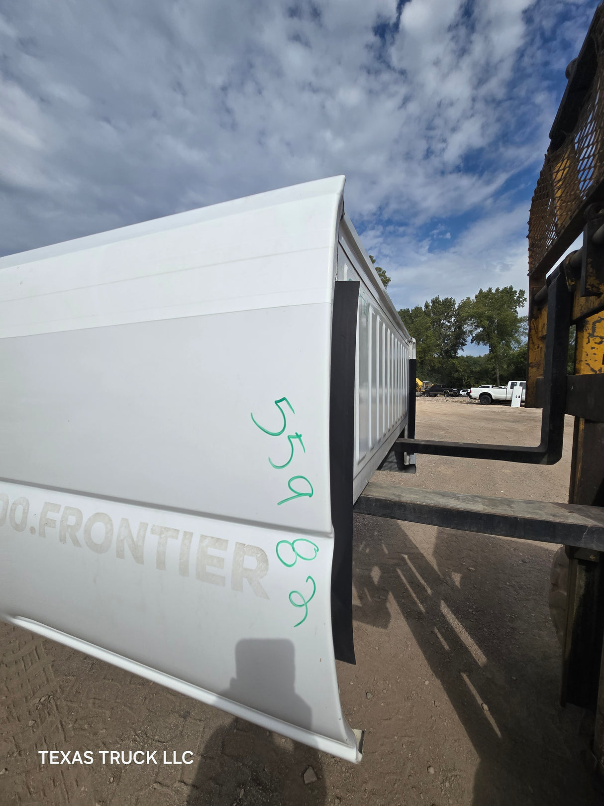1999-2007 Chevrolet Silverado / GMC Sierra 1500 2500 3500 HD 8' Long Bed Truck Bed - Summit White