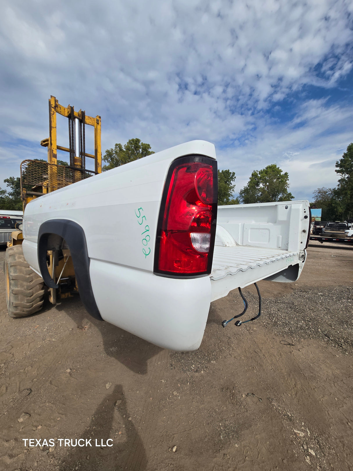 1999-2007 Chevrolet Silverado / GMC Sierra 1500 2500 3500 HD 8' Long Bed Truck Bed - Summit White