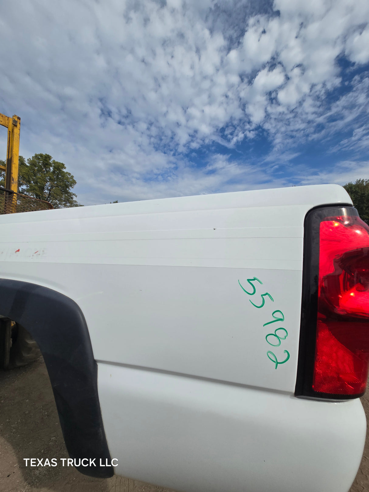 1999-2007 Chevrolet Silverado / GMC Sierra 1500 2500 3500 HD 8' Long Bed Truck Bed - Summit White