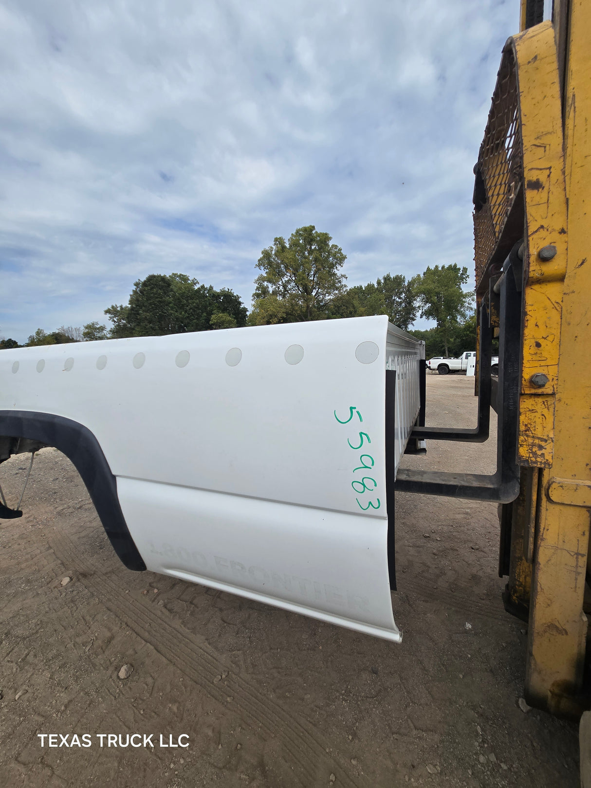 1999-2007 Chevrolet Silverado / GMC Sierra 1500 2500 3500 HD 8' Long Bed Truck Bed - Summit White