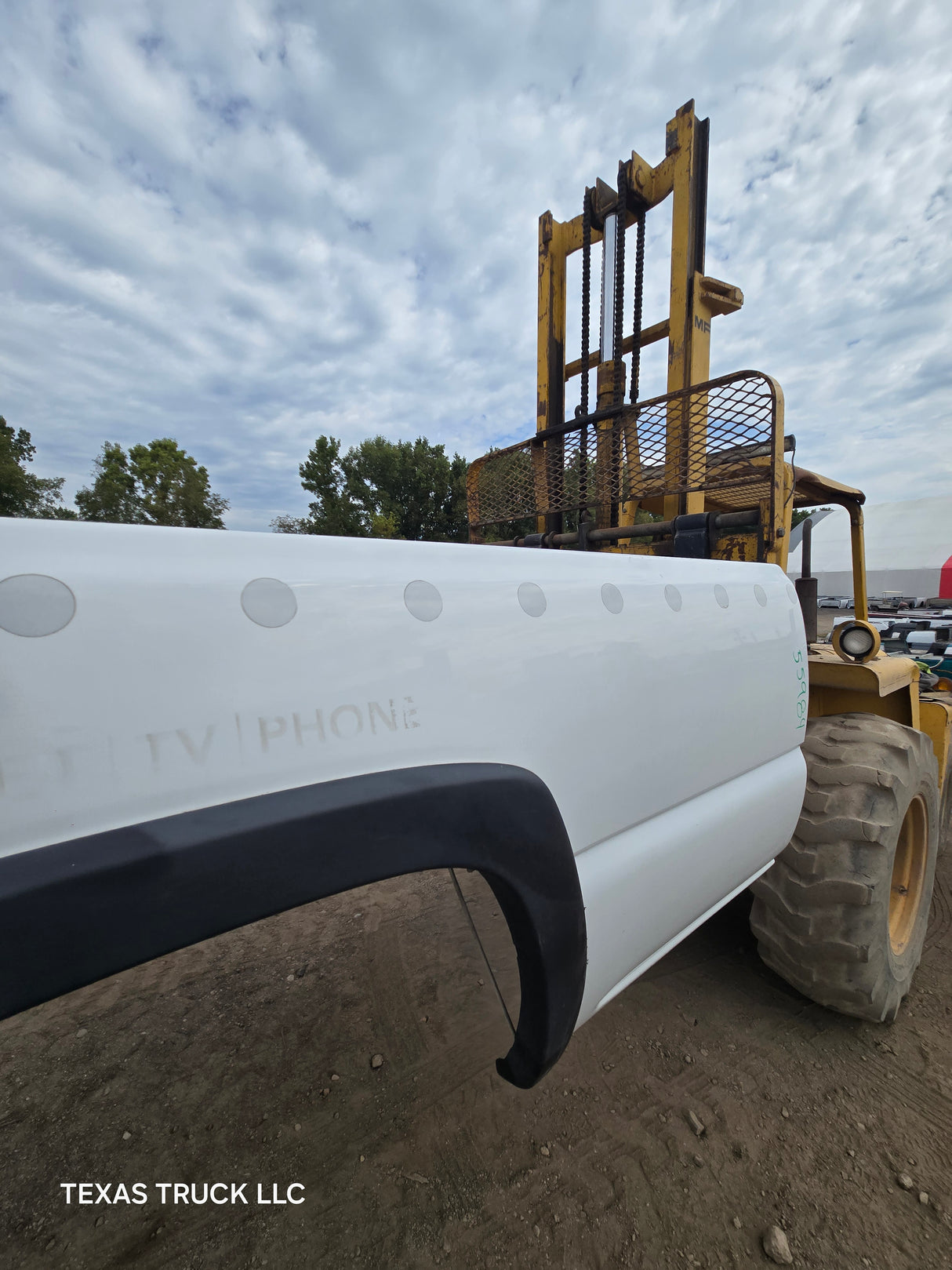 1999-2007 Chevrolet Silverado / GMC Sierra 1500 2500 3500 HD 8' Long Bed Truck Bed - Summit White