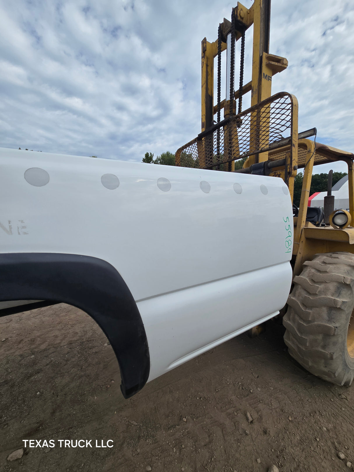 1999-2007 Chevrolet Silverado / GMC Sierra 1500 2500 3500 HD 8' Long Bed Truck Bed - Summit White