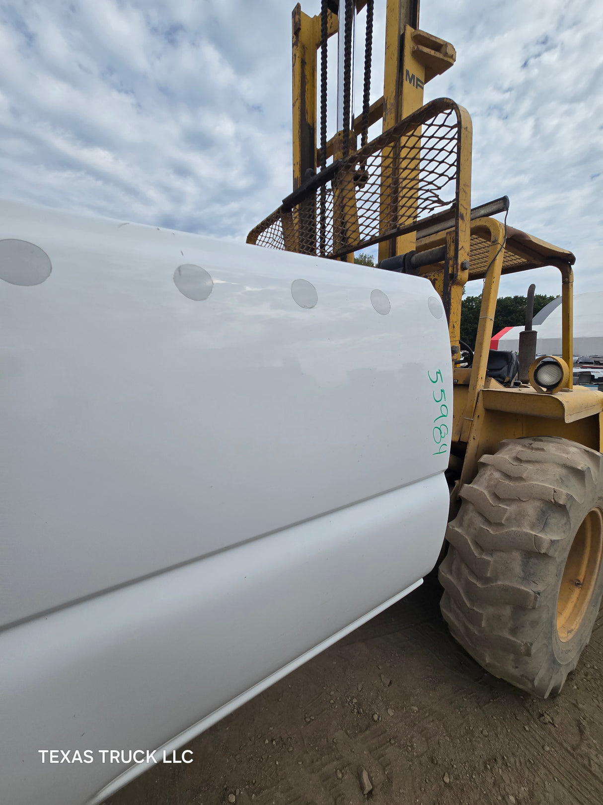 1999-2007 Chevrolet Silverado / GMC Sierra 1500 2500 3500 HD 8' Long Bed Truck Bed - Summit White