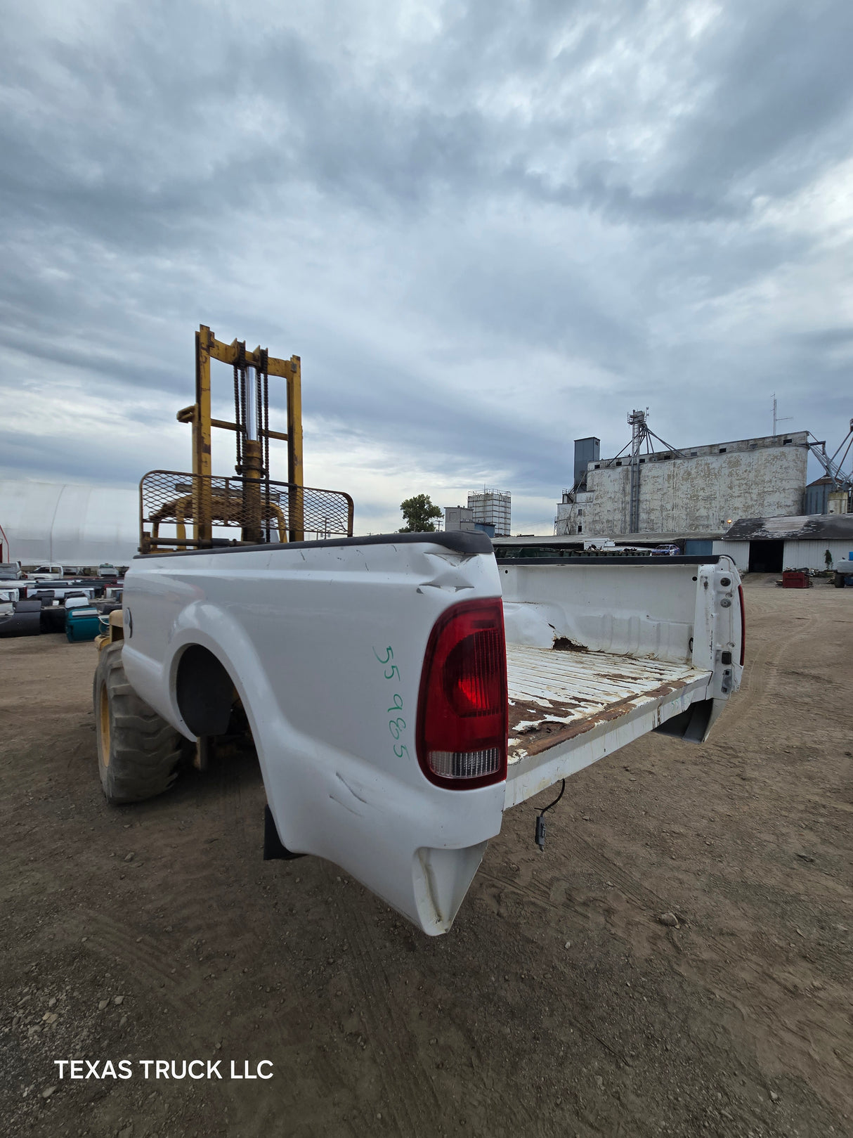 1999-2010 Ford F250 F350 Super Duty 8' Long Truck Bed - Oxford White