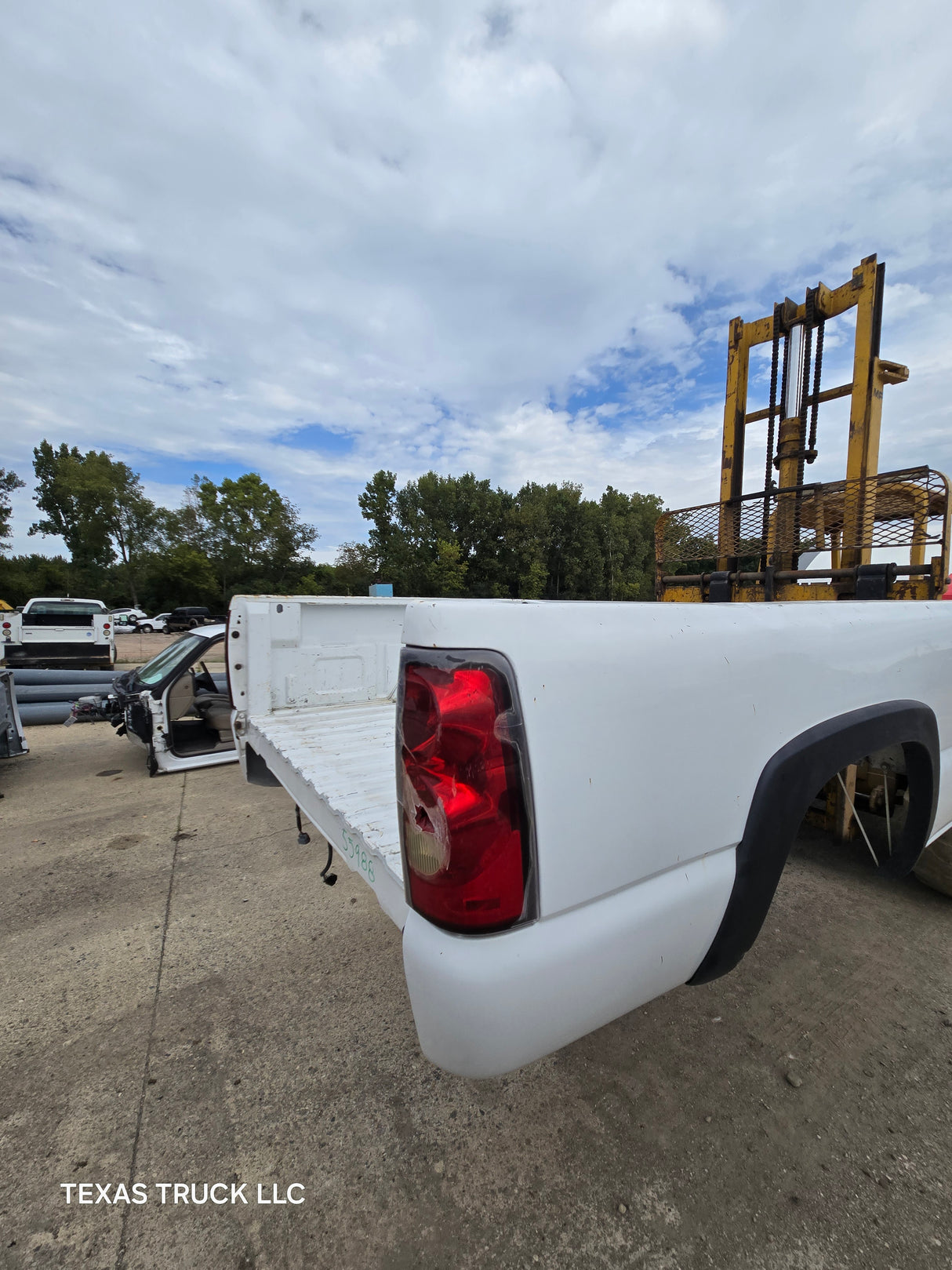 1999-2007 Chevrolet Silverado / GMC Sierra 1500 2500 3500 HD 8' Long Bed Truck Bed - Summit White