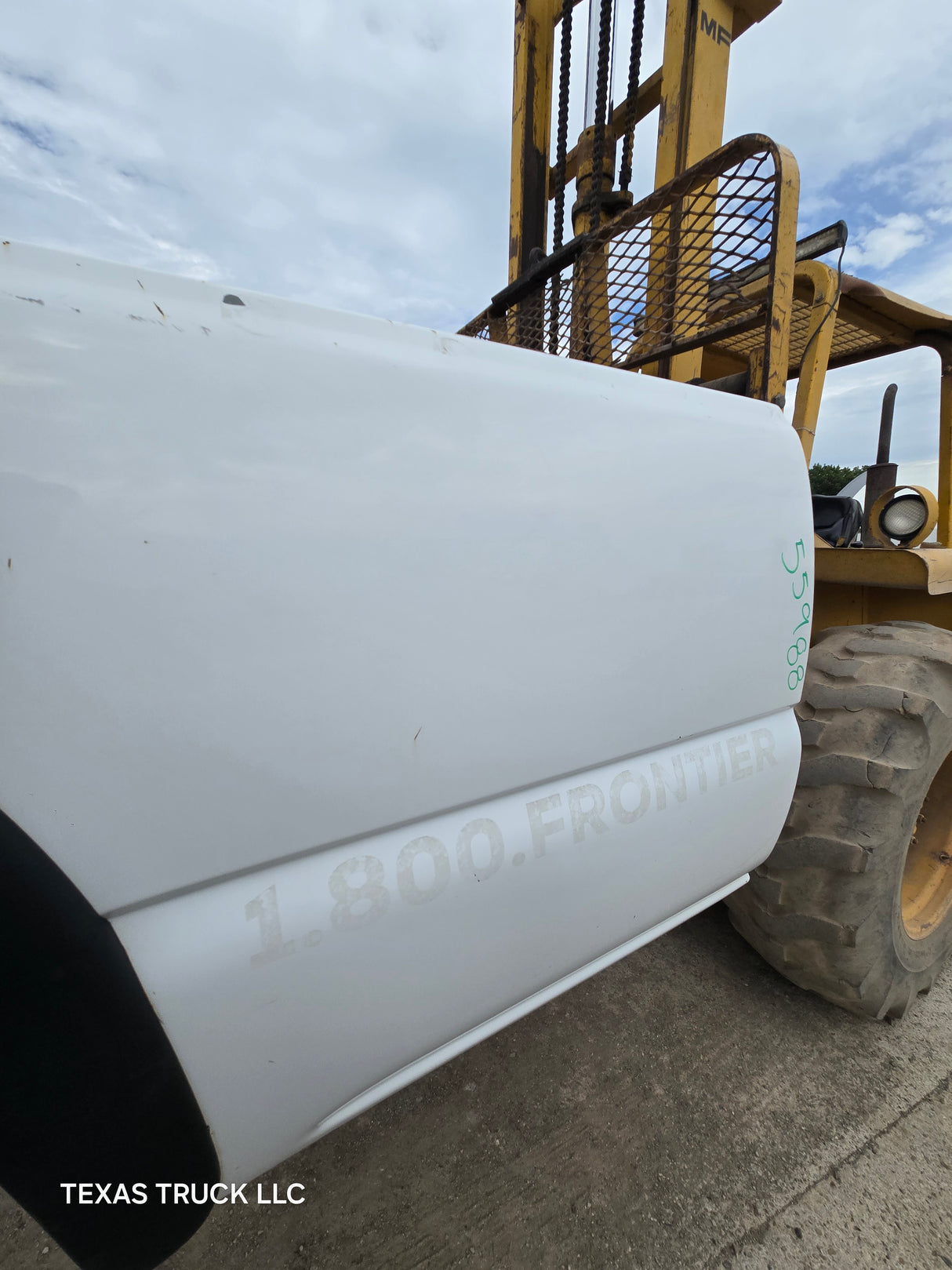 1999-2007 Chevrolet Silverado / GMC Sierra 1500 2500 3500 HD 8' Long Bed Truck Bed - Summit White