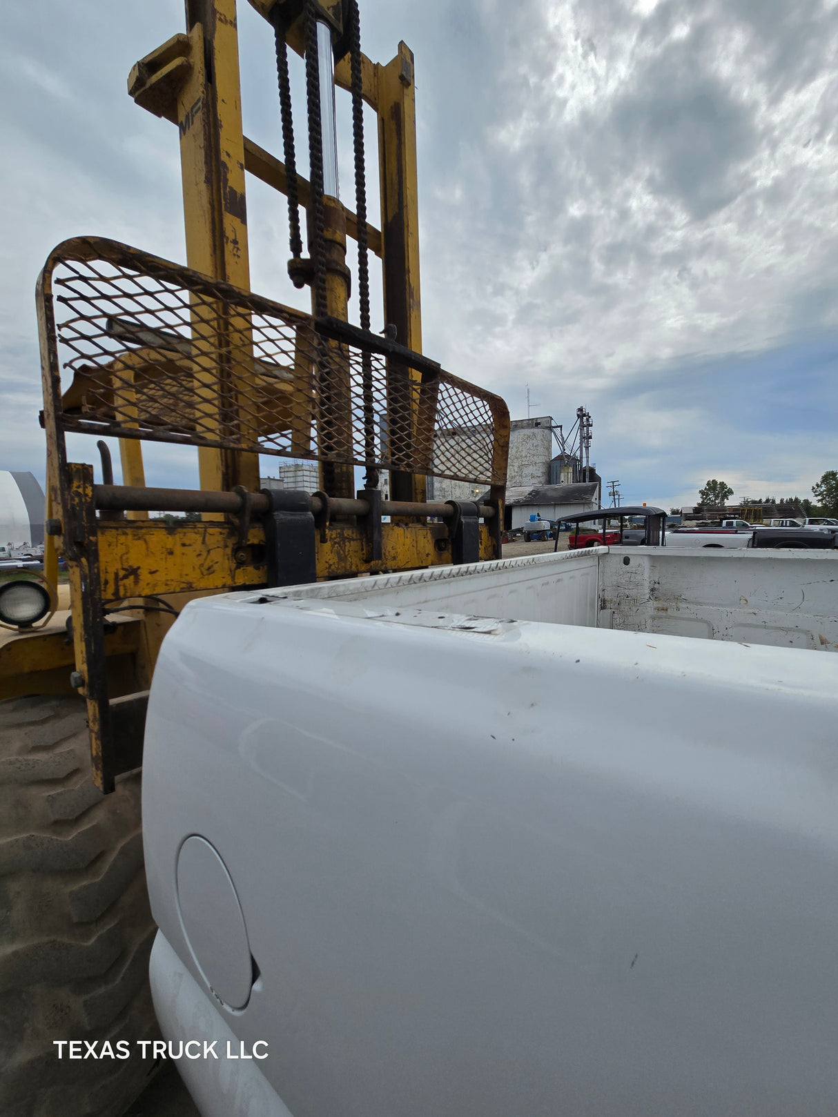 1999-2007 Chevrolet Silverado / GMC Sierra 1500 2500 3500 HD 8' Long Bed Truck Bed - Summit White