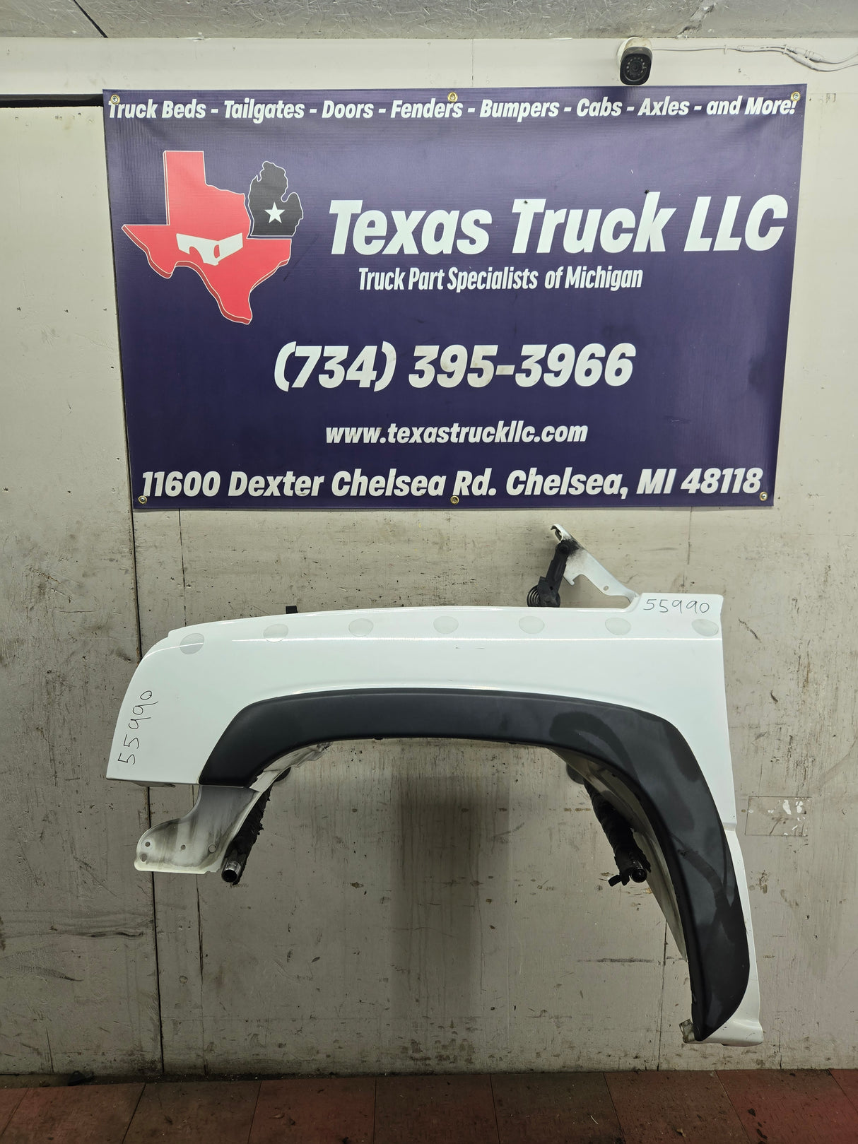 2003-2007 Chevrolet Silverado / Tahoe / Suburban 1500 2500 3500 HD LH Driver Side "Cateye" Front Fender - Summit White