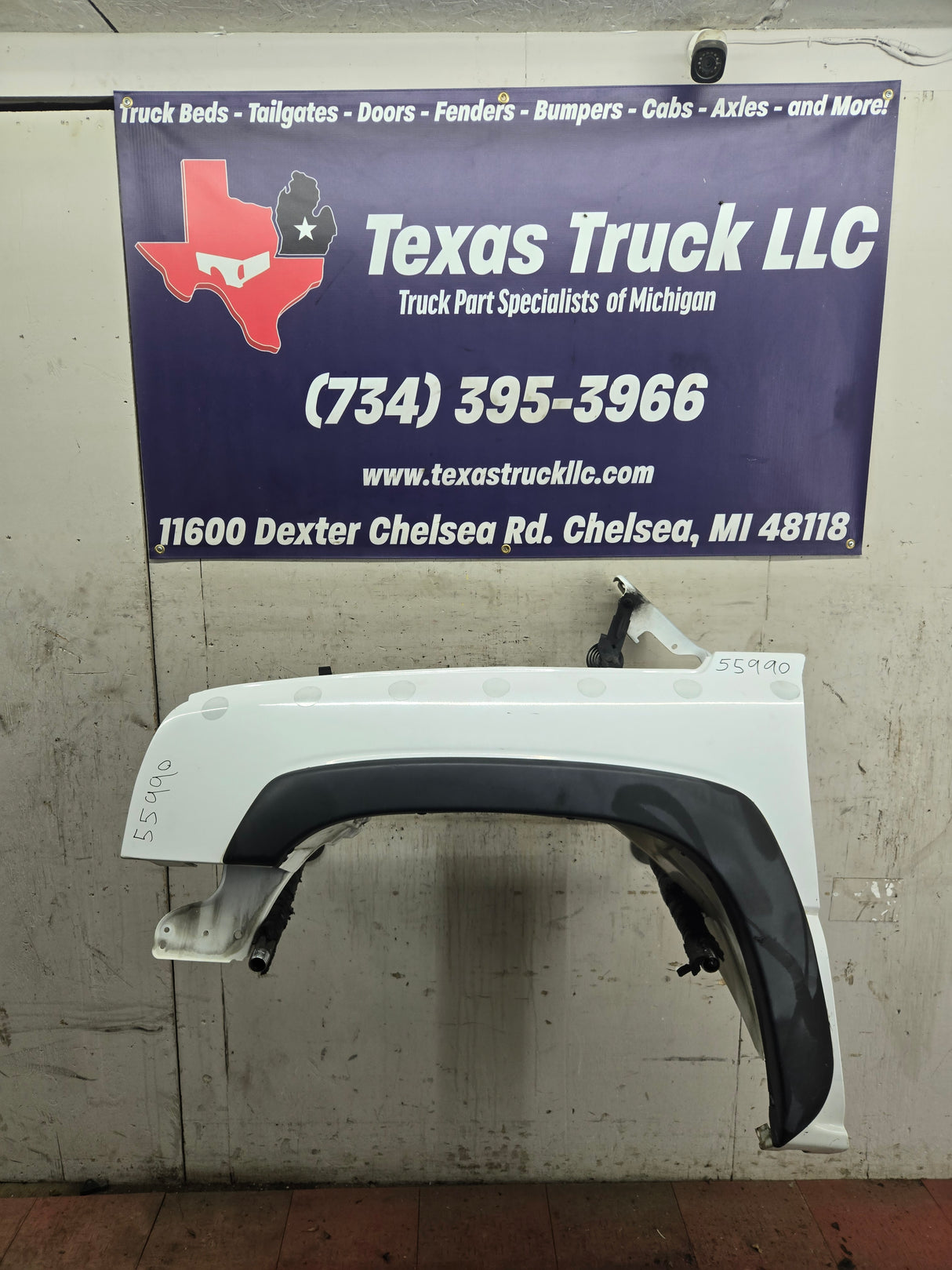 2003-2007 Chevrolet Silverado / Tahoe / Suburban 1500 2500 3500 HD LH Driver Side "Cateye" Front Fender - Summit White
