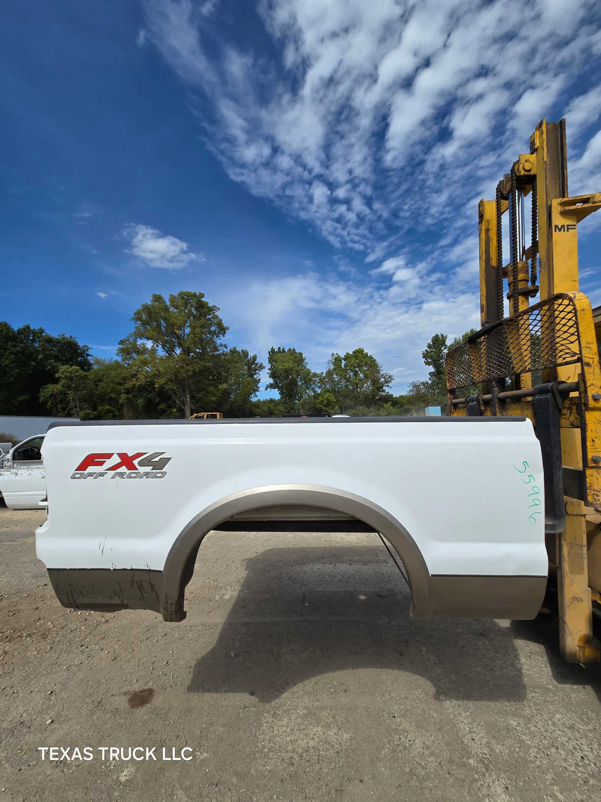 1999-2010 Ford Super Duty F250 F350 6' 9" Short Truck Bed - White & Tan