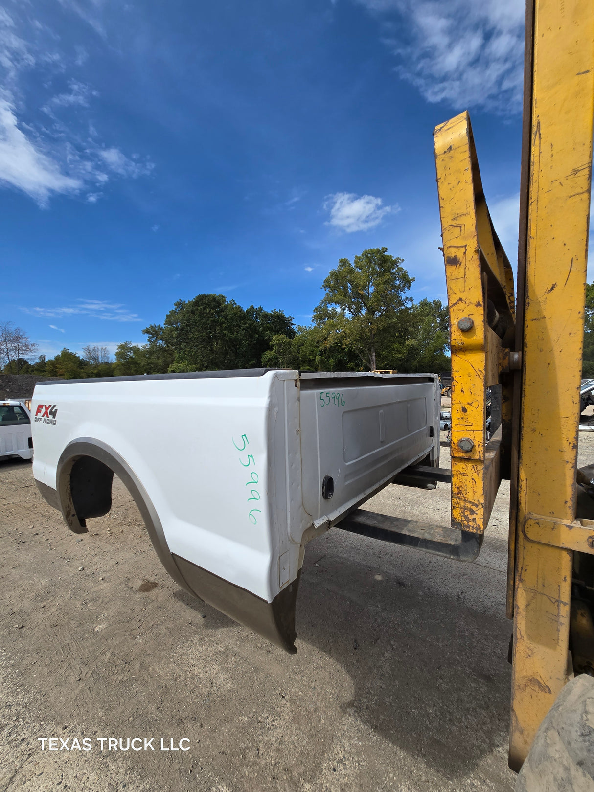 1999-2010 Ford Super Duty F250 F350 6' 9" Short Truck Bed - White & Tan
