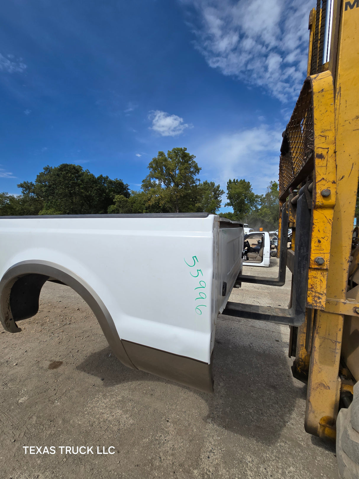 1999-2010 Ford Super Duty F250 F350 6' 9" Short Truck Bed - White & Tan