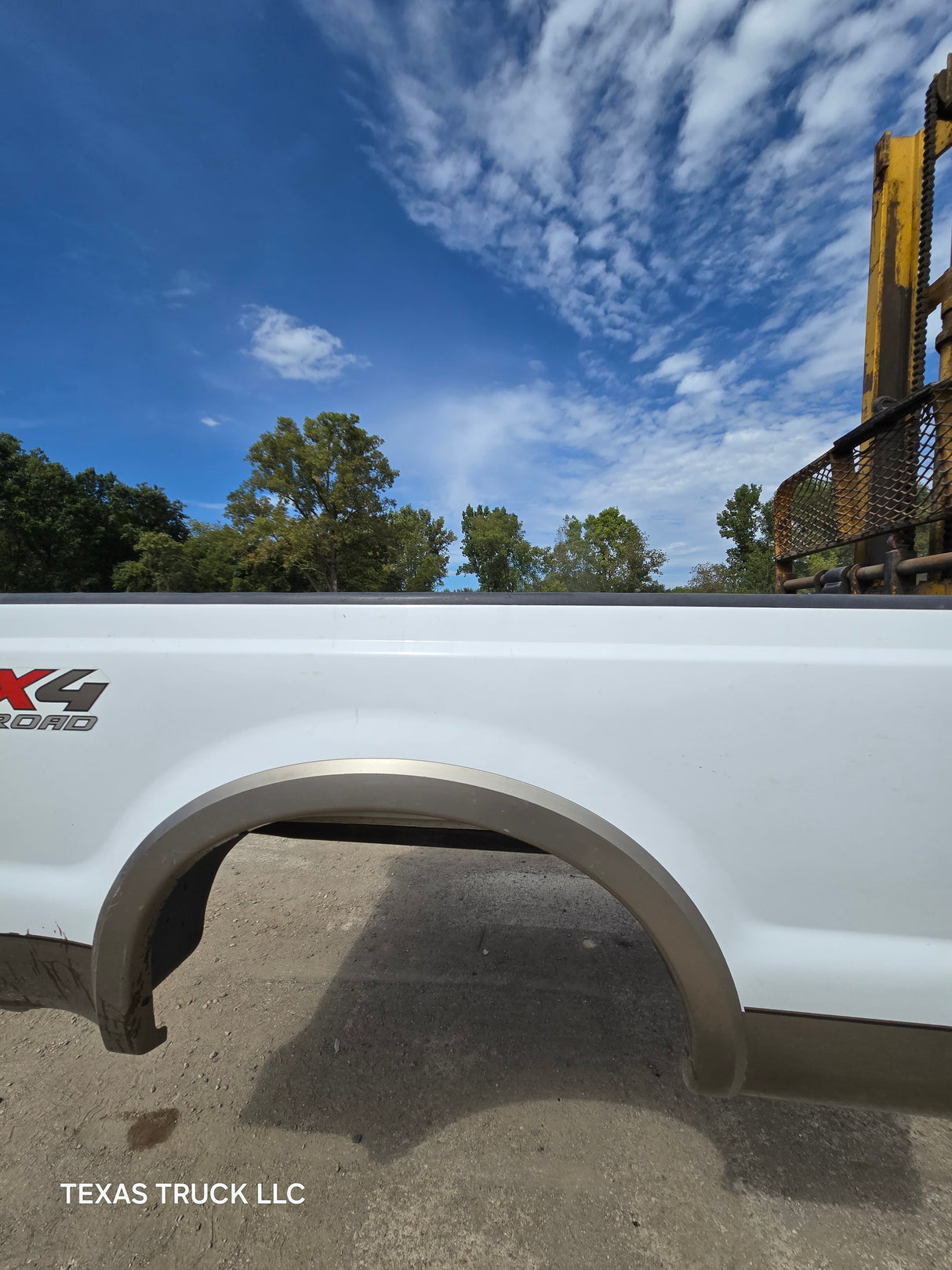 1999-2010 Ford Super Duty F250 F350 6' 9" Short Truck Bed - White & Tan