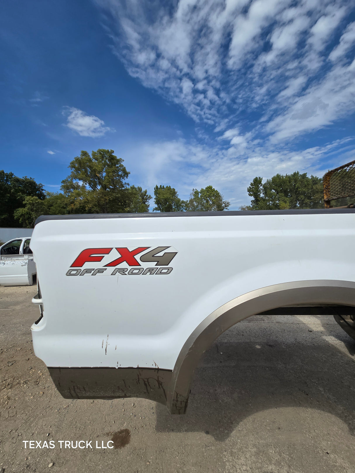1999-2010 Ford Super Duty F250 F350 6' 9" Short Truck Bed - White & Tan