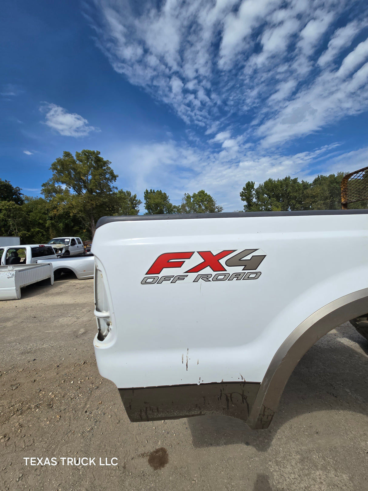 1999-2010 Ford Super Duty F250 F350 6' 9" Short Truck Bed - White & Tan