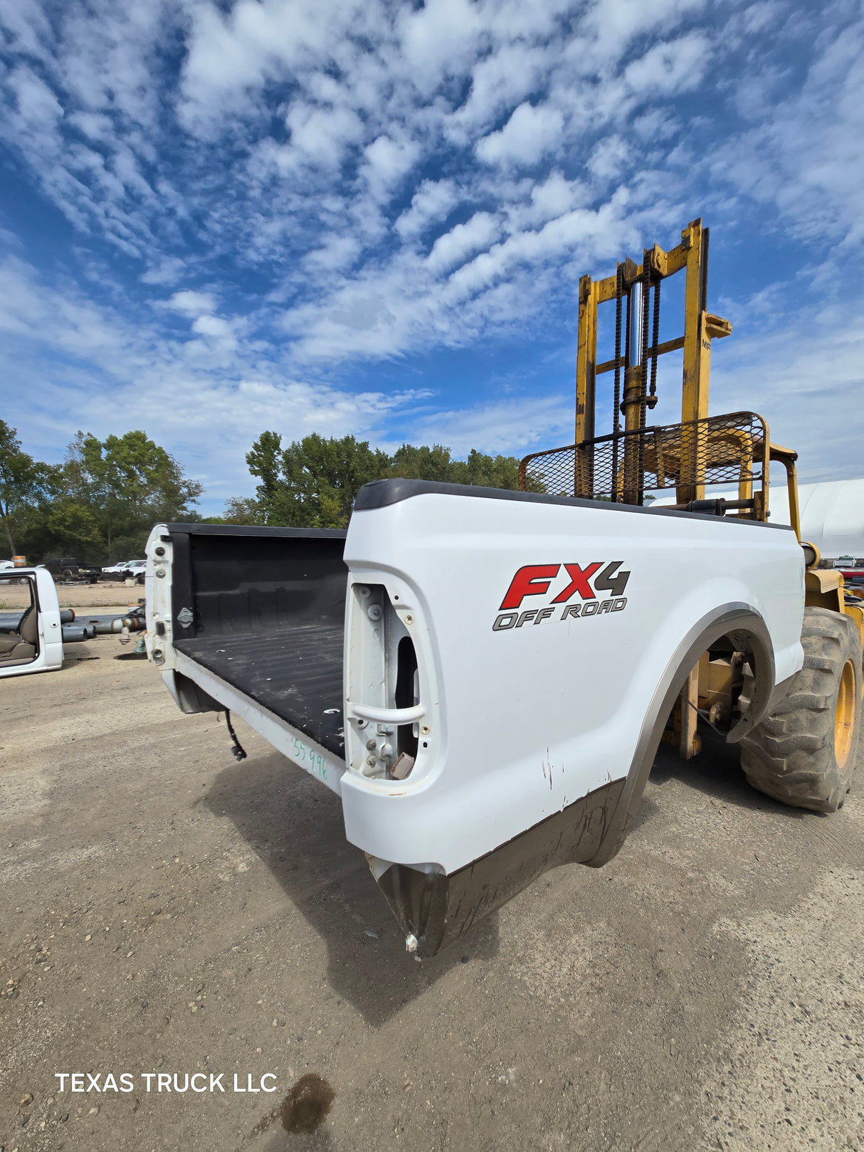 1999-2010 Ford Super Duty F250 F350 6' 9" Short Truck Bed - White & Tan