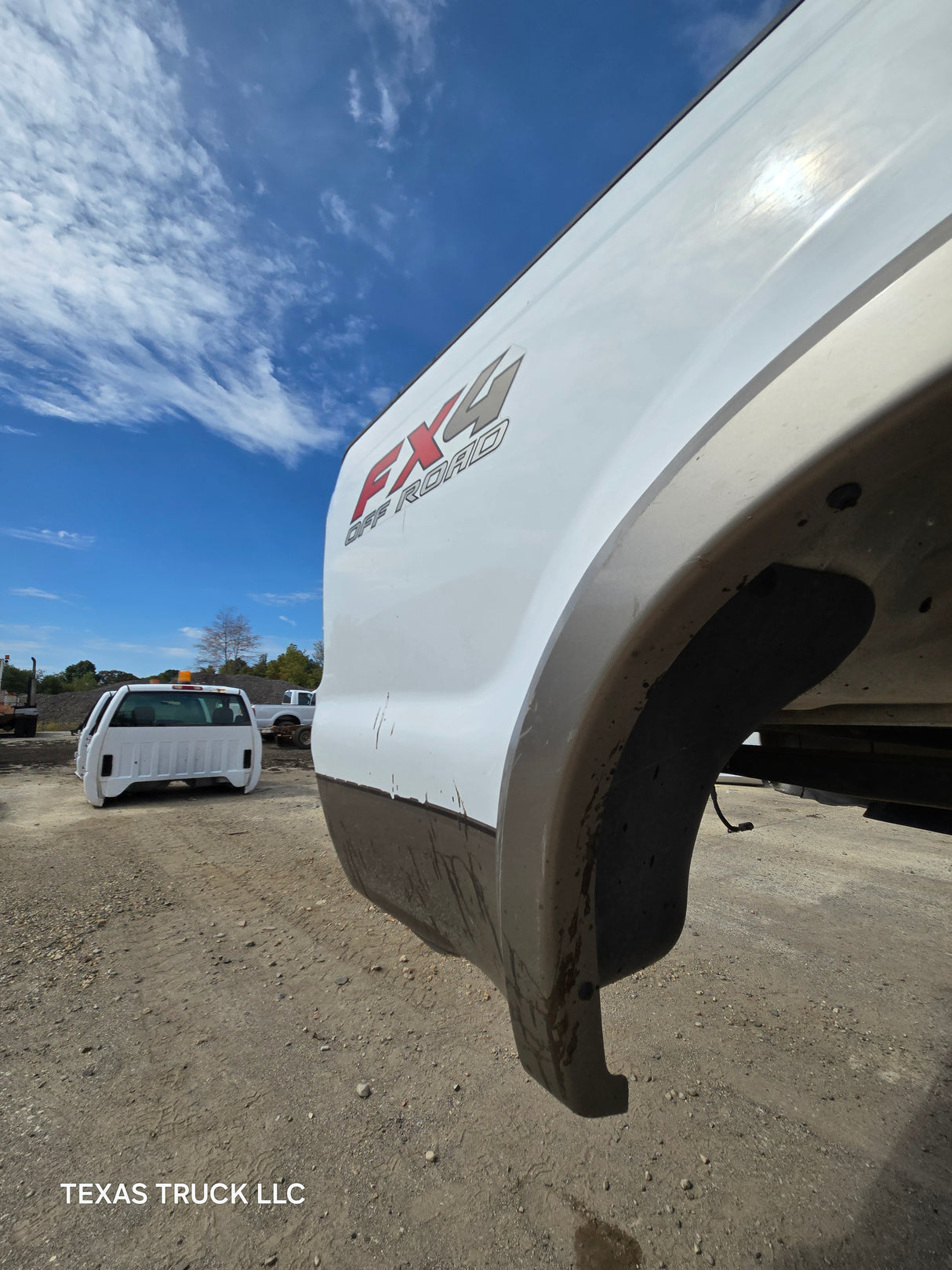 1999-2010 Ford Super Duty F250 F350 6' 9" Short Truck Bed - White & Tan