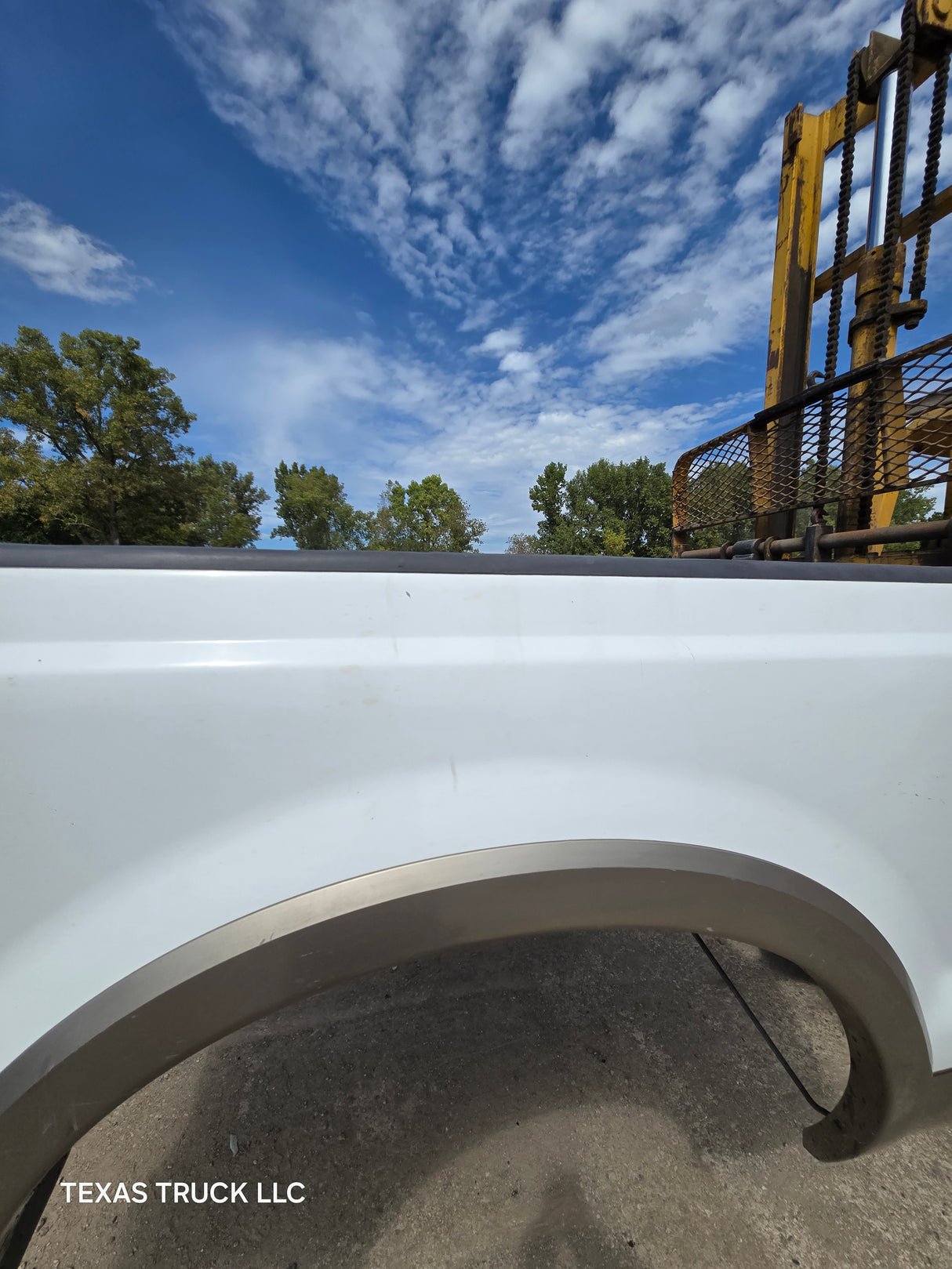 1999-2010 Ford Super Duty F250 F350 6' 9" Short Truck Bed - White & Tan