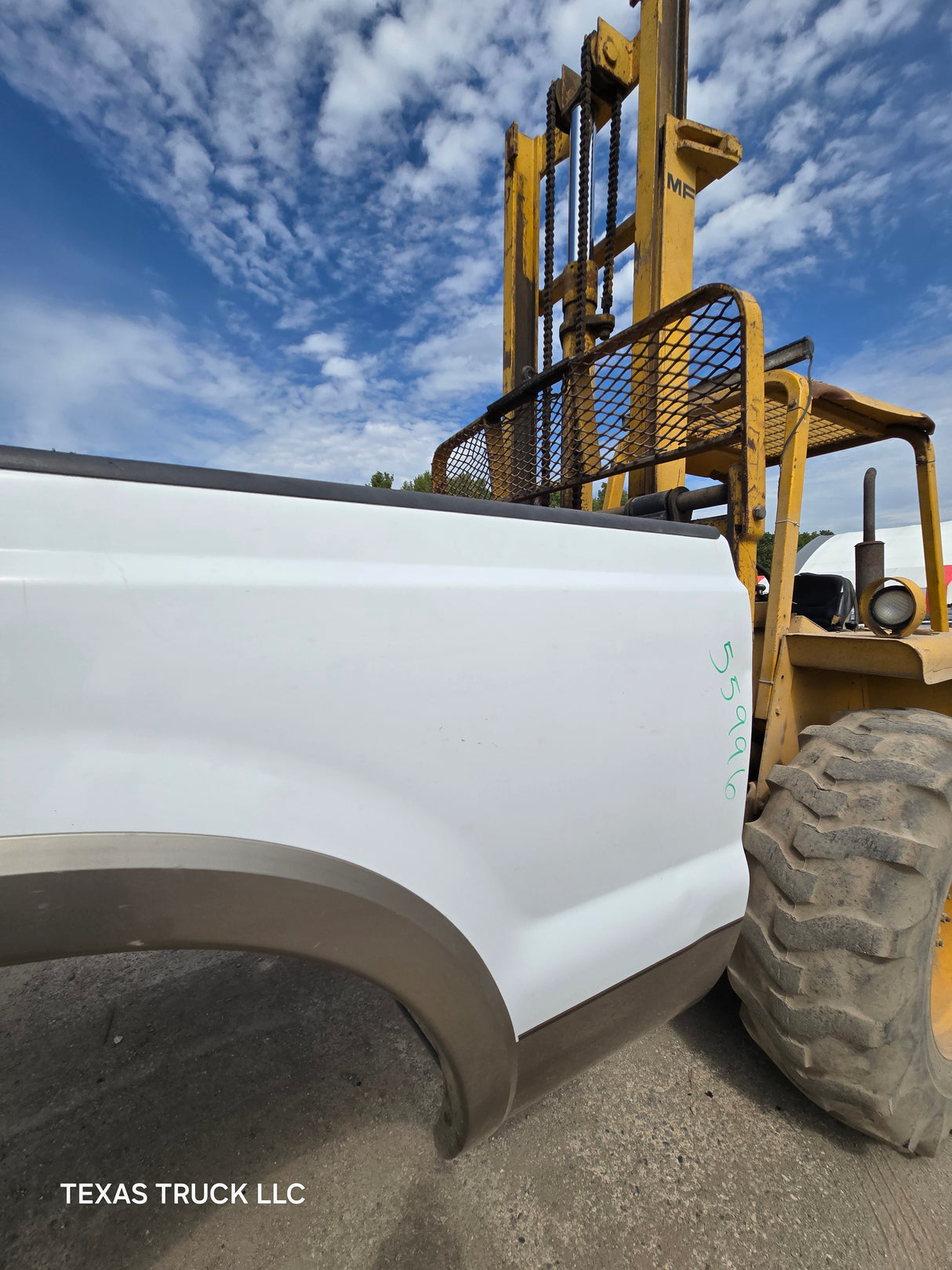 1999-2010 Ford Super Duty F250 F350 6' 9" Short Truck Bed - White & Tan