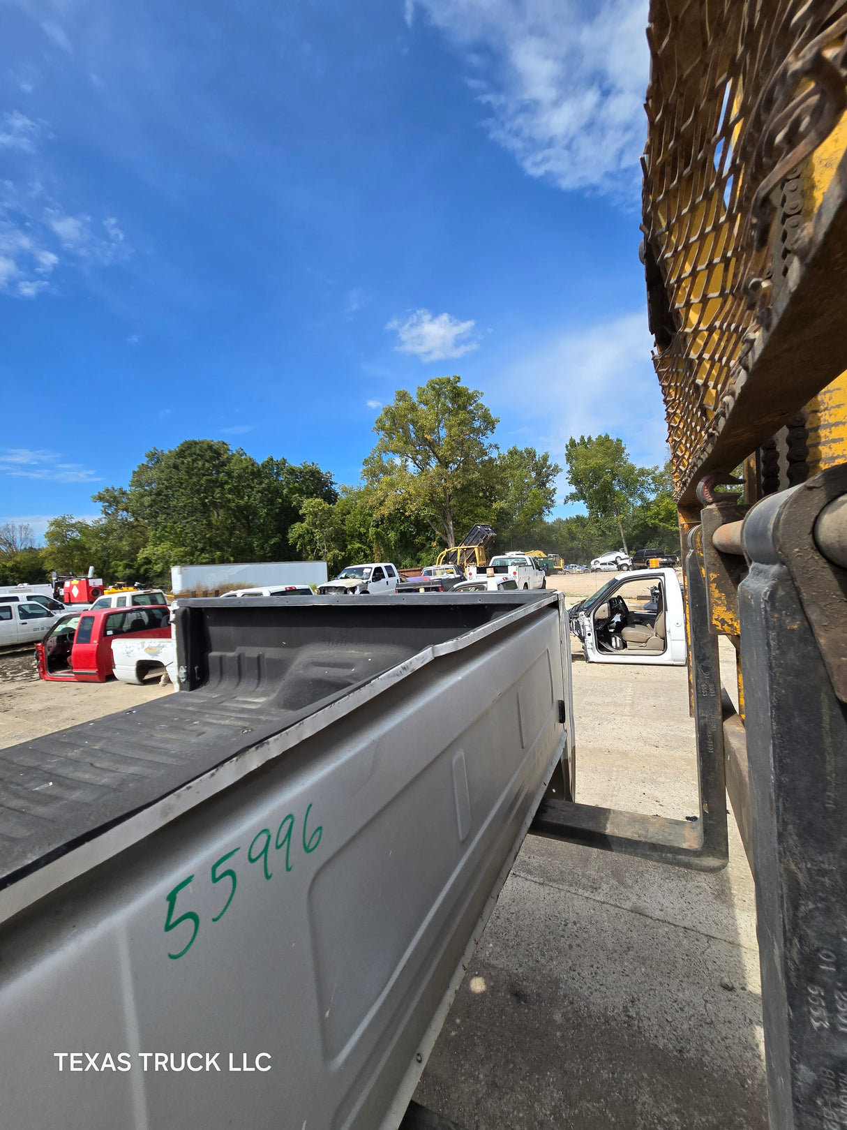 1999-2010 Ford Super Duty F250 F350 6' 9" Short Truck Bed - White & Tan