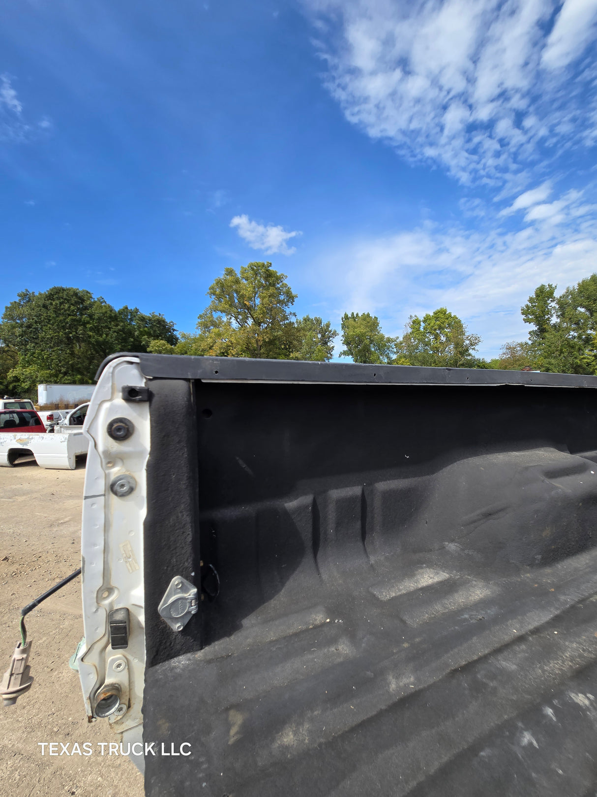 1999-2010 Ford Super Duty F250 F350 6' 9" Short Truck Bed - White & Tan