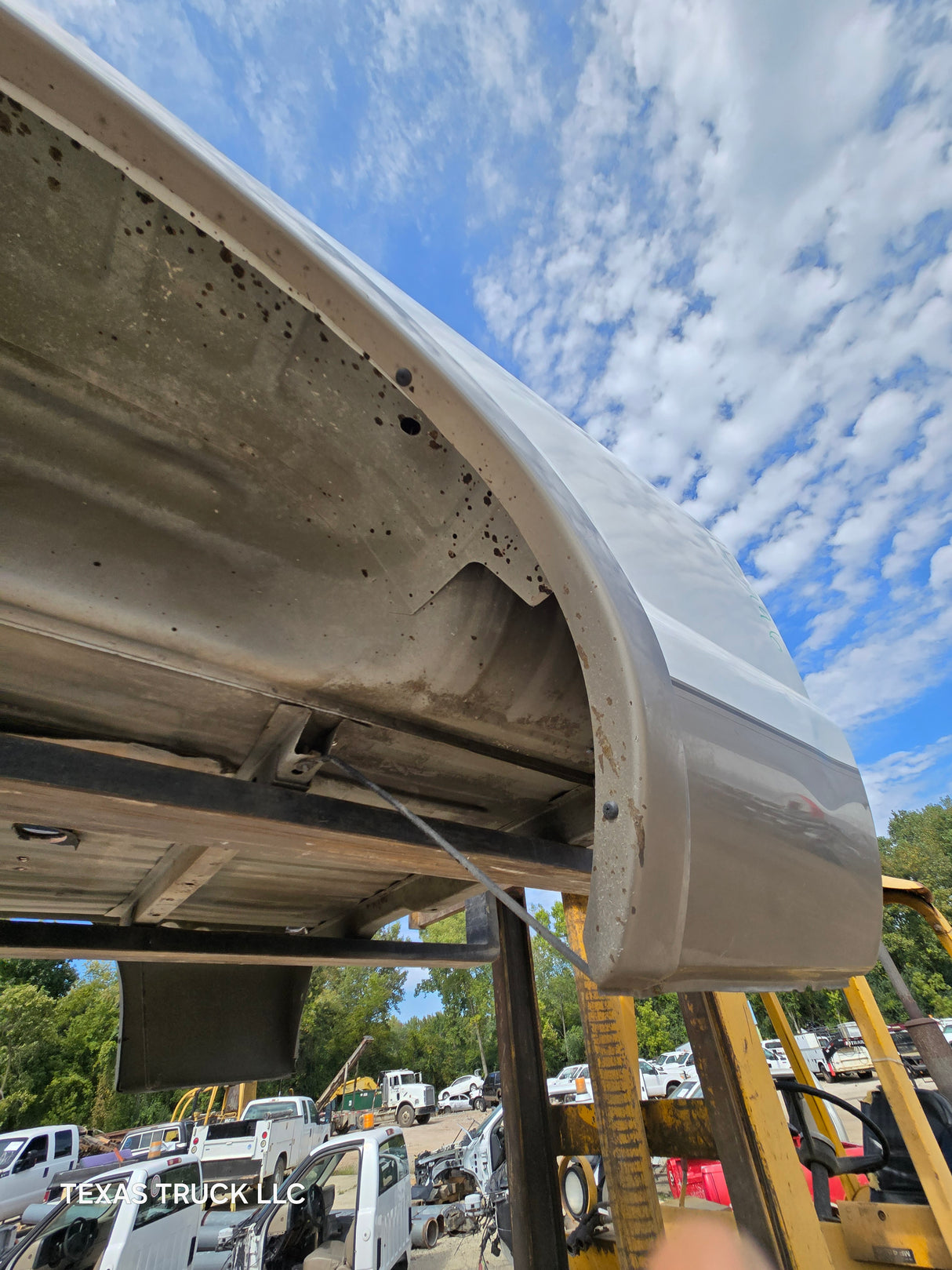 1999-2010 Ford Super Duty F250 F350 6' 9" Short Truck Bed - White & Tan