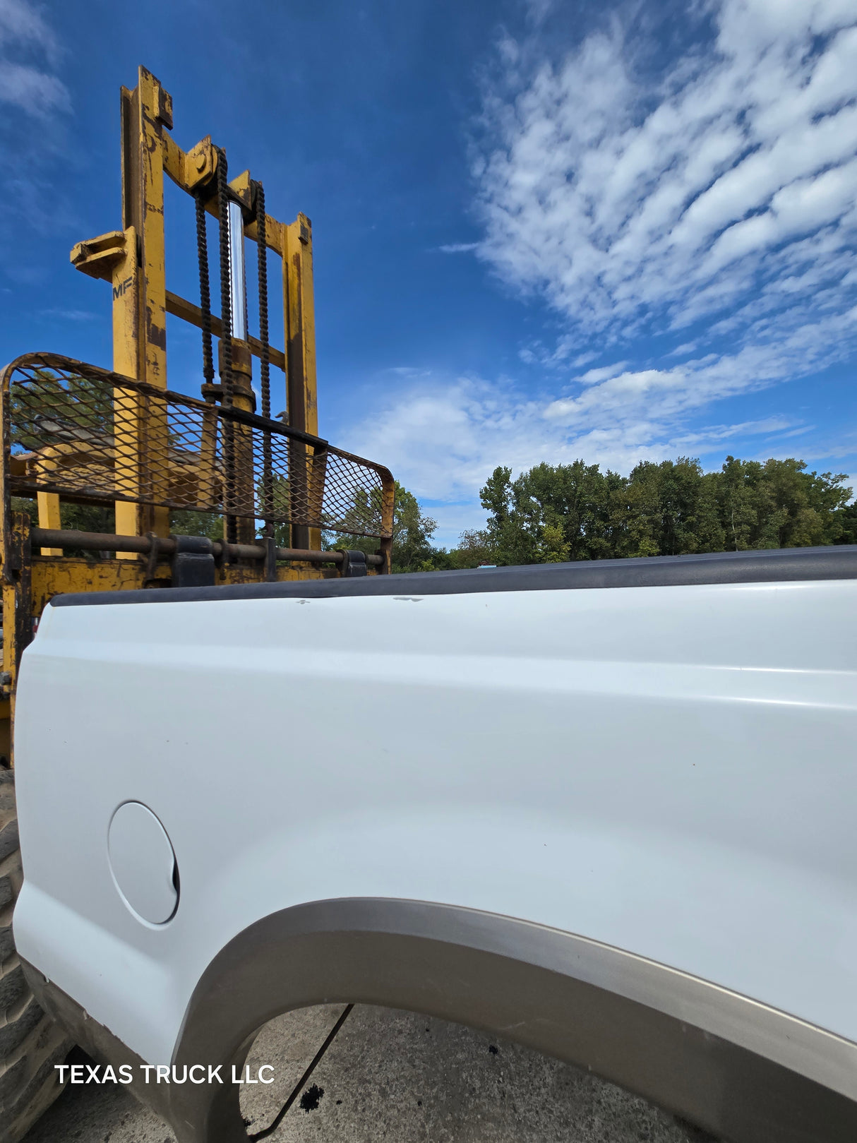 1999-2010 Ford Super Duty F250 F350 6' 9" Short Truck Bed - White & Tan