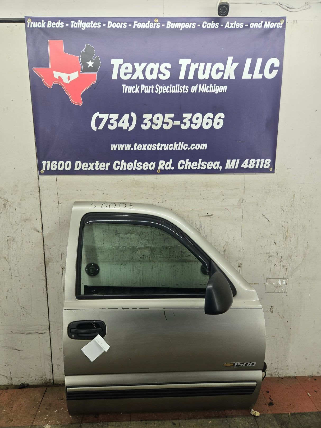 1999-2006 Chevrolet Silverado / GMC Sierra 1500 2500 3500 HD Front Passenger side Door RH - Pewter Metallic