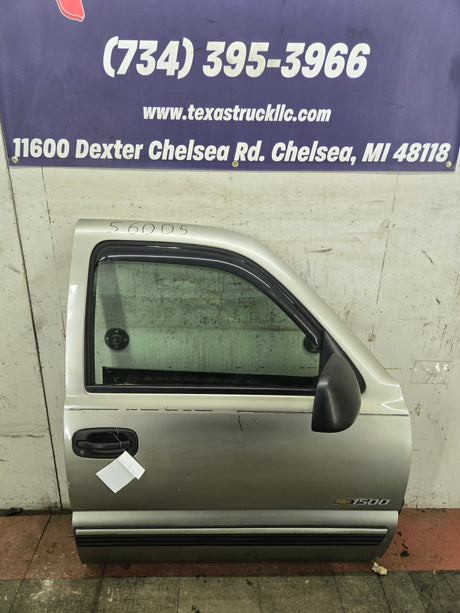 1999-2006 Chevrolet Silverado / GMC Sierra 1500 2500 3500 HD Front Passenger side Door RH - Pewter Metallic