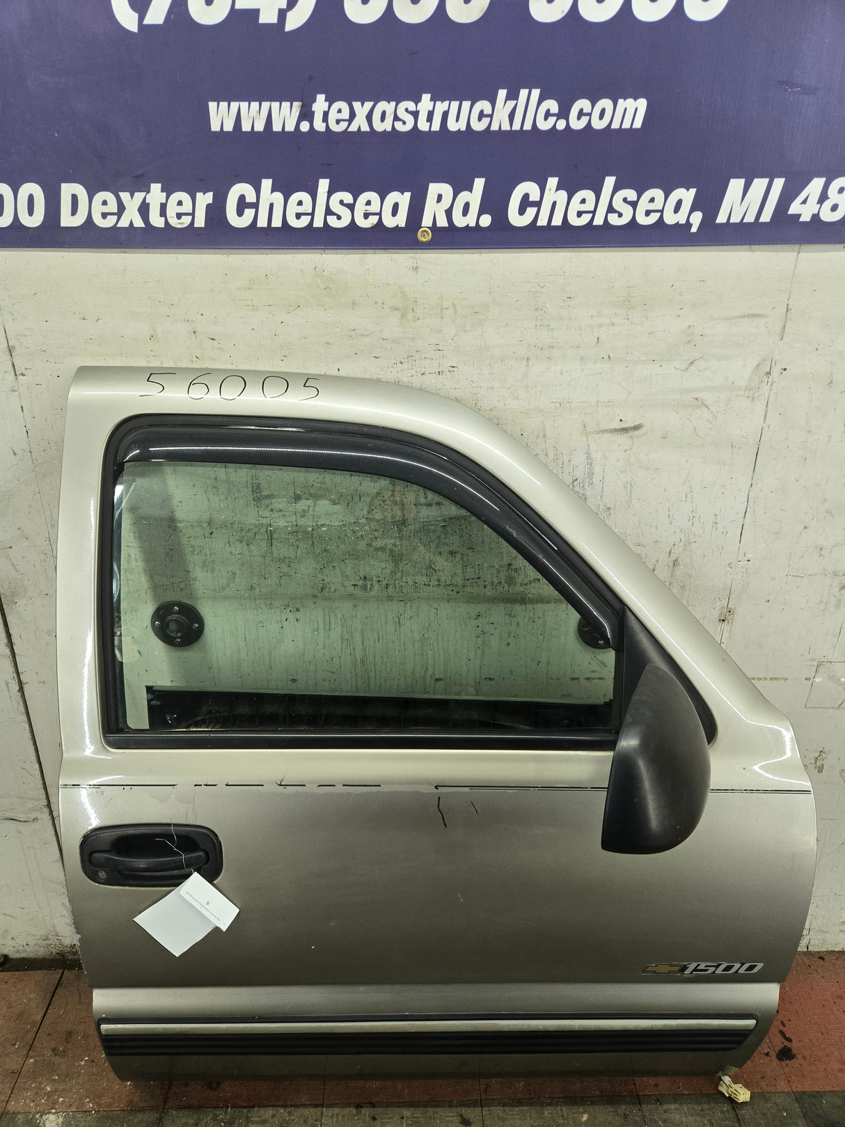 1999-2006 Chevrolet Silverado / GMC Sierra 1500 2500 3500 HD Front Passenger side Door RH - Pewter Metallic