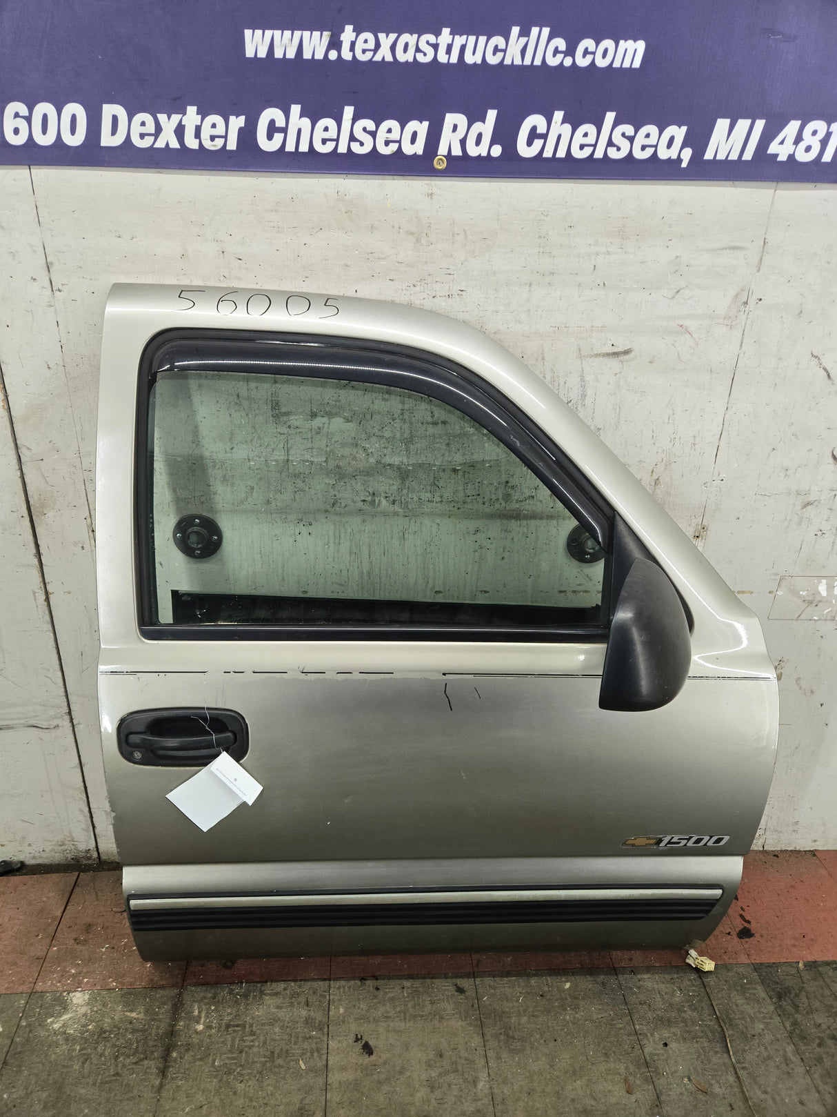1999-2006 Chevrolet Silverado / GMC Sierra 1500 2500 3500 HD Front Passenger side Door RH - Pewter Metallic