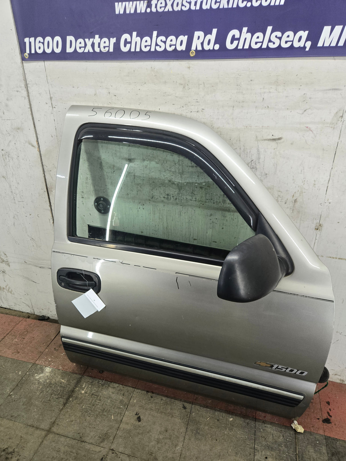 1999-2006 Chevrolet Silverado / GMC Sierra 1500 2500 3500 HD Front Passenger side Door RH - Pewter Metallic