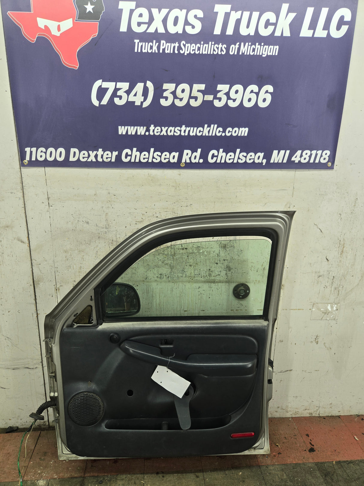1999-2006 Chevrolet Silverado / GMC Sierra 1500 2500 3500 HD Front Passenger side Door RH - Pewter Metallic