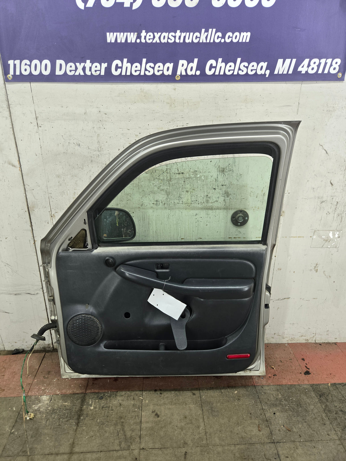 1999-2006 Chevrolet Silverado / GMC Sierra 1500 2500 3500 HD Front Passenger side Door RH - Pewter Metallic