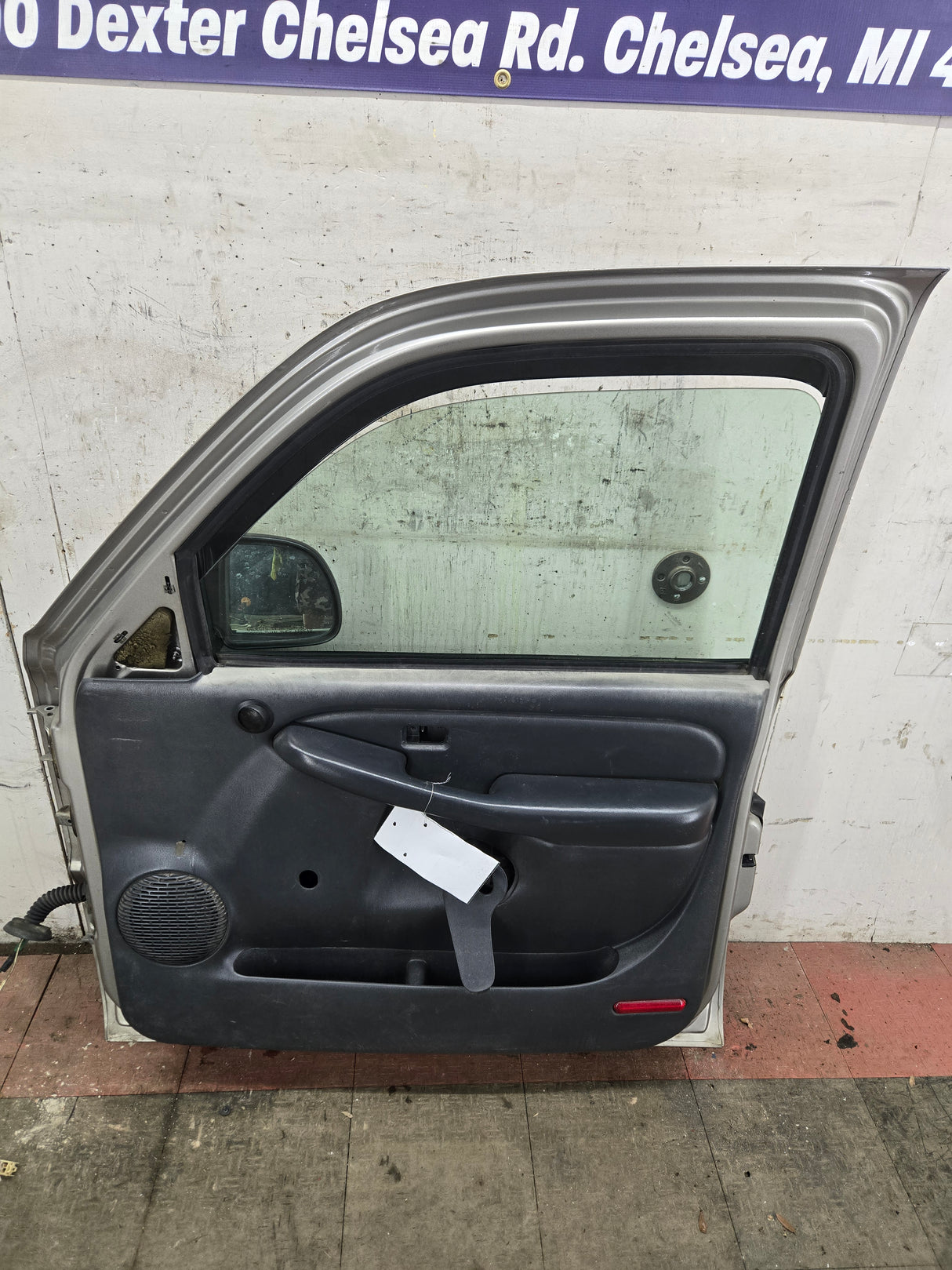 1999-2006 Chevrolet Silverado / GMC Sierra 1500 2500 3500 HD Front Passenger side Door RH - Pewter Metallic