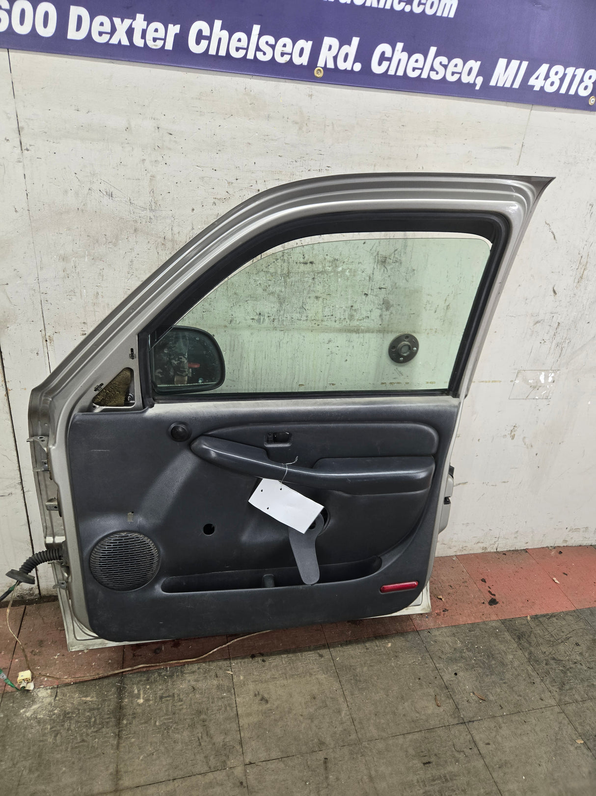 1999-2006 Chevrolet Silverado / GMC Sierra 1500 2500 3500 HD Front Passenger side Door RH - Pewter Metallic