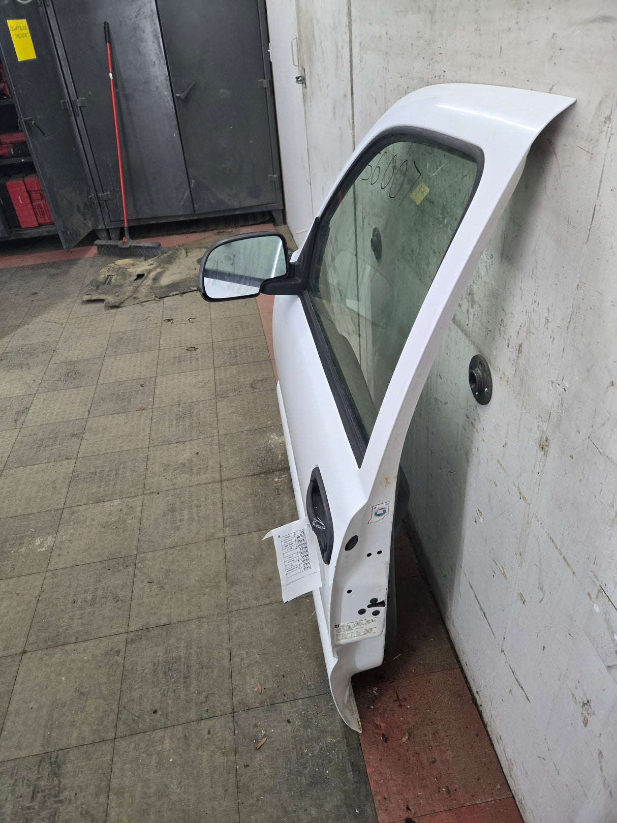 1999-2006 Chevrolet Silverado / GMC Sierra 1500 2500 3500 HD Driver Side Front Door LH - Summit White