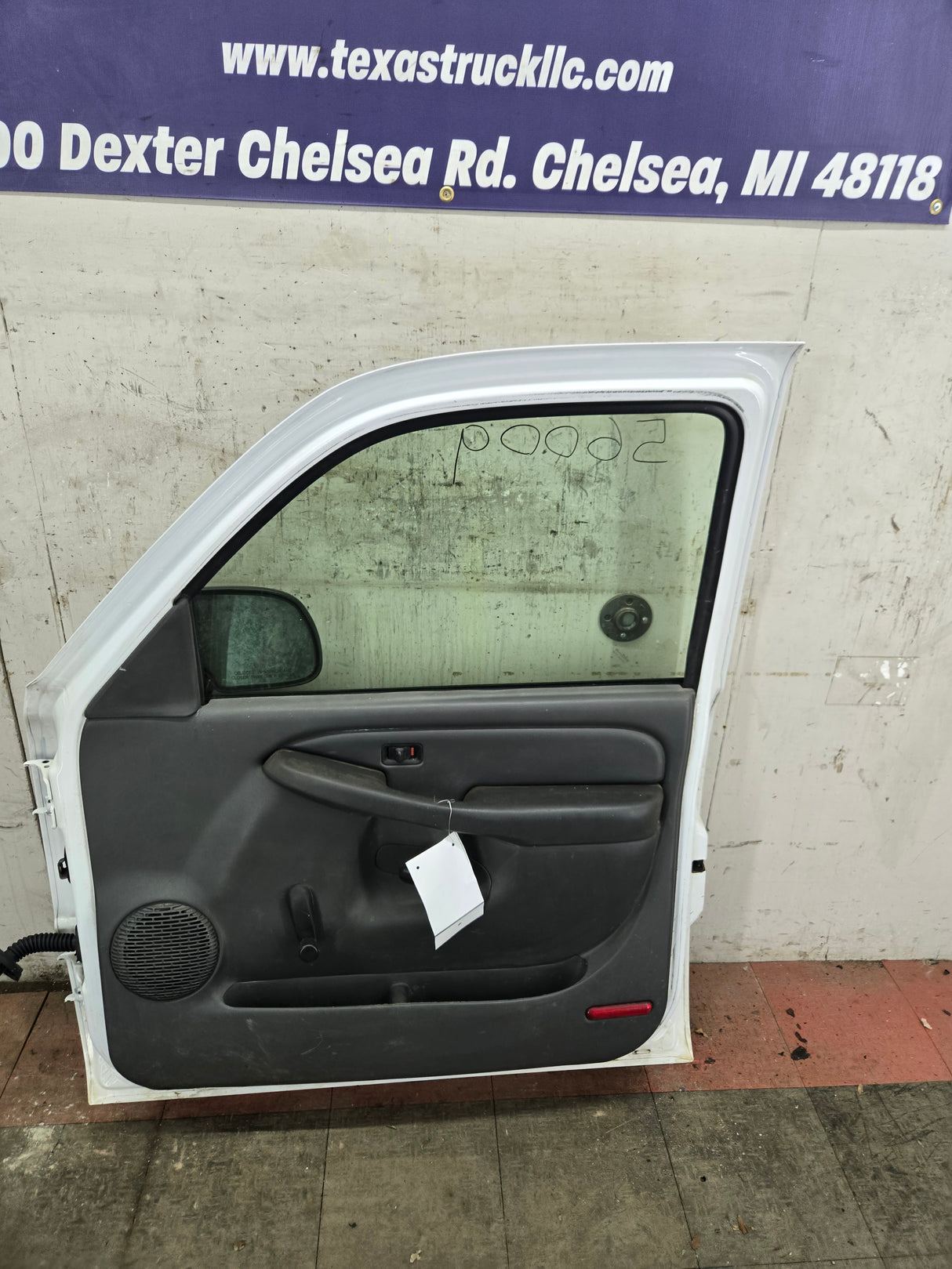 1999-2006 Chevrolet Silverado / GMC Sierra 1500 2500 3500 HD Front Passenger side Door RH - Summit White
