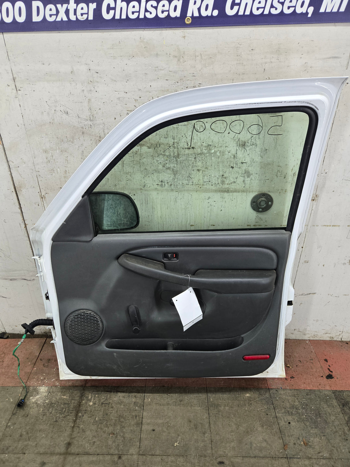 1999-2006 Chevrolet Silverado / GMC Sierra 1500 2500 3500 HD Front Passenger side Door RH - Summit White