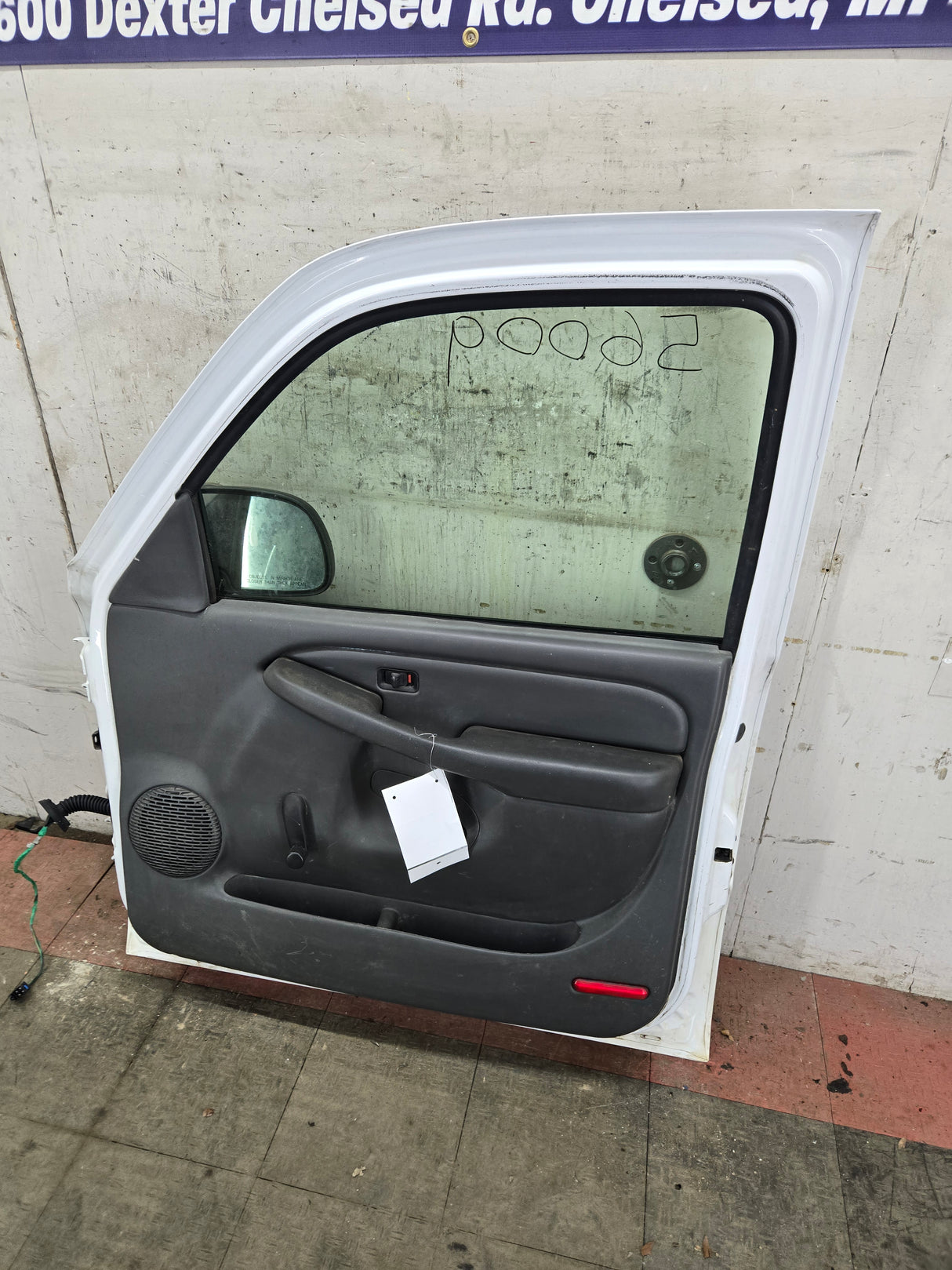 1999-2006 Chevrolet Silverado / GMC Sierra 1500 2500 3500 HD Front Passenger side Door RH - Summit White
