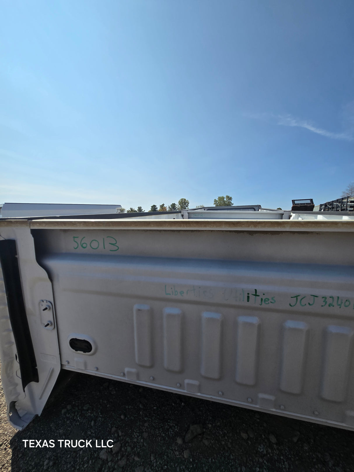 2017-2022 Ford F250 F350 Super Duty 8' Long Truck Bed - Oxford White