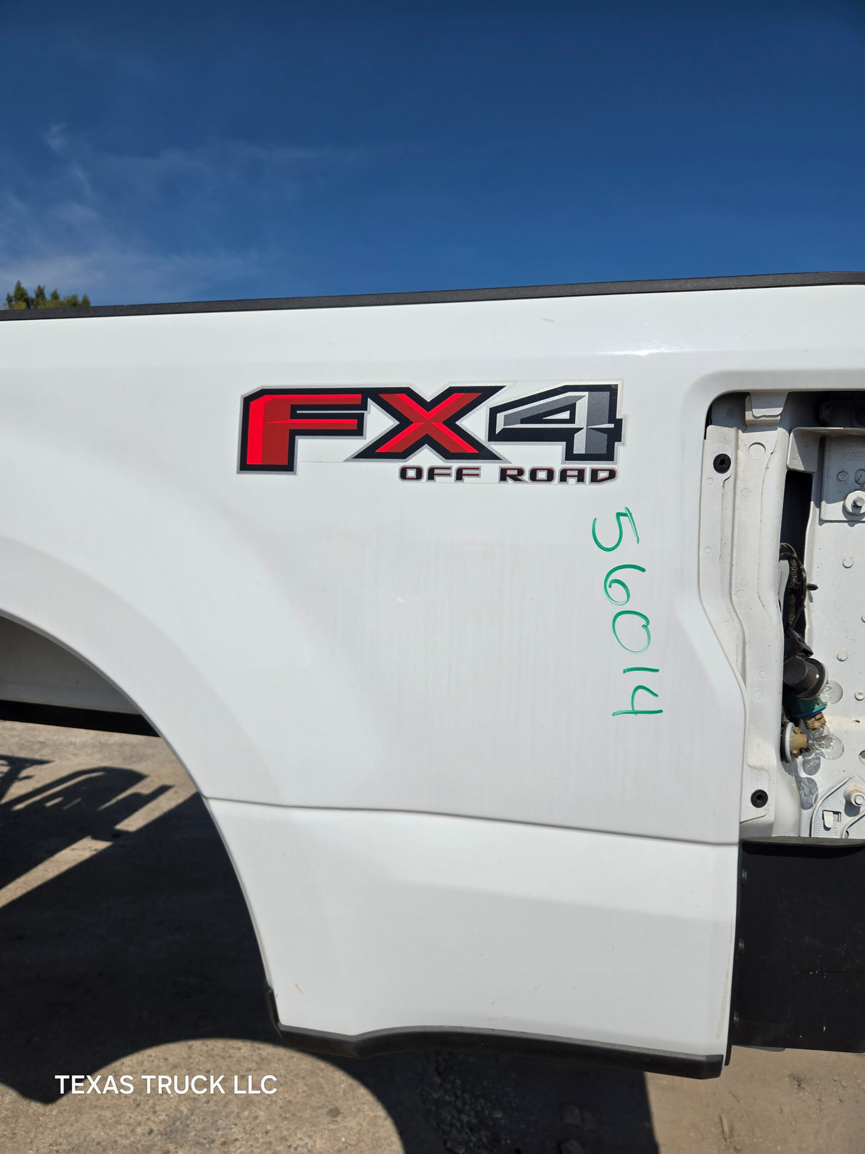 2017-2022 Ford F250 F350 Super Duty 8' Long Truck Bed - Oxford White