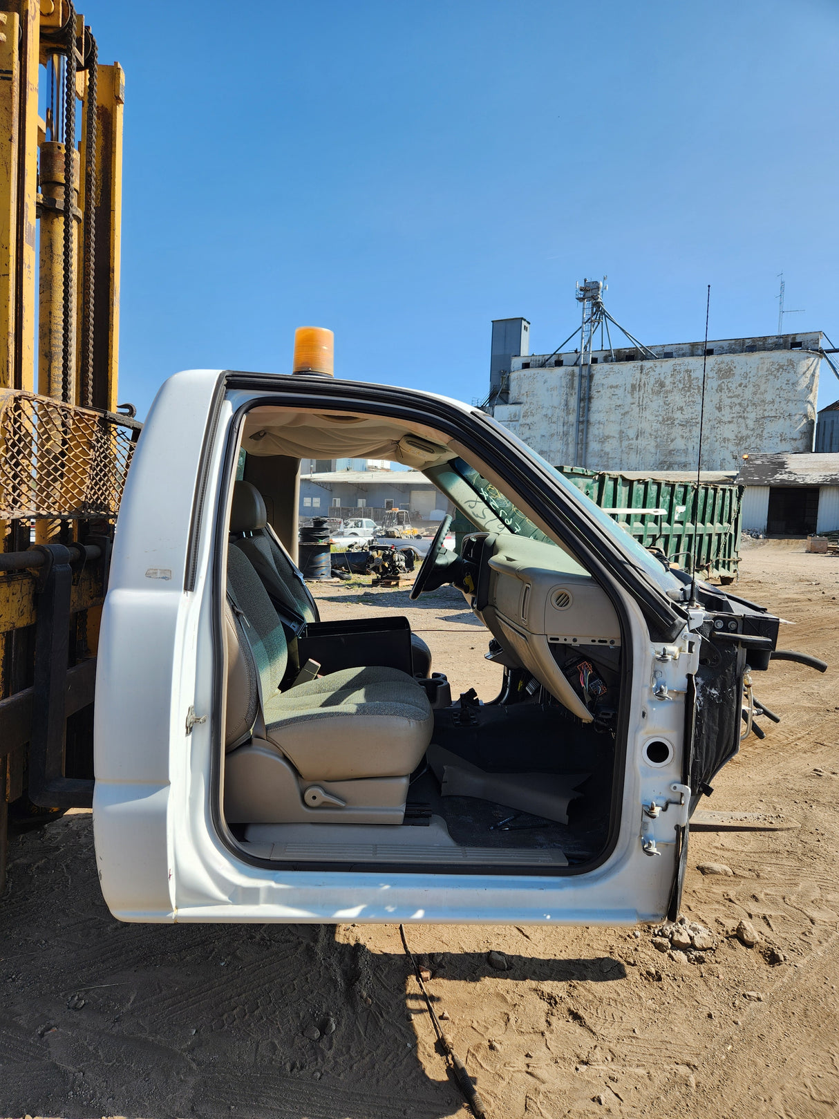 1999-2007 Chevrolet Silverado / GMC Sierra 1500 2500 HD 3500HD Regular Cab Body - Summit white