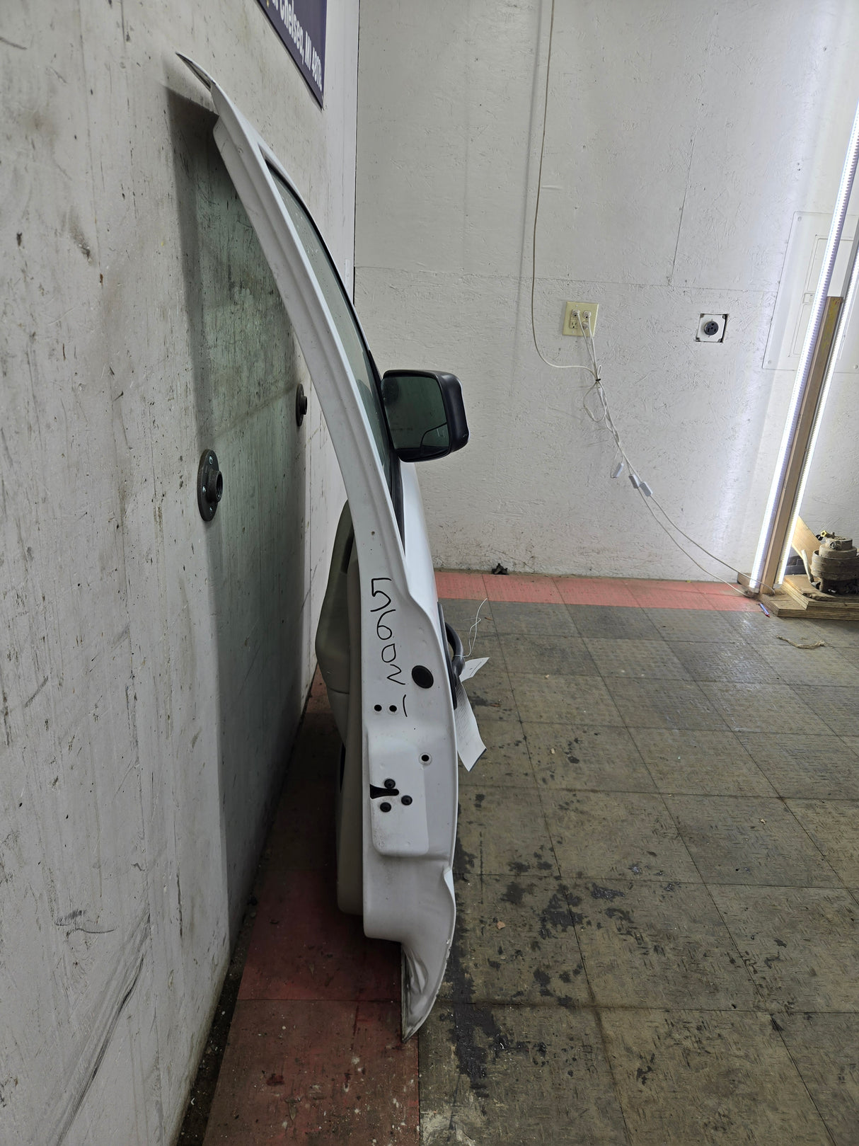 1999-2006 Chevrolet Silverado / GMC Sierra 1500 2500 3500 HD Front Passenger side Door RH