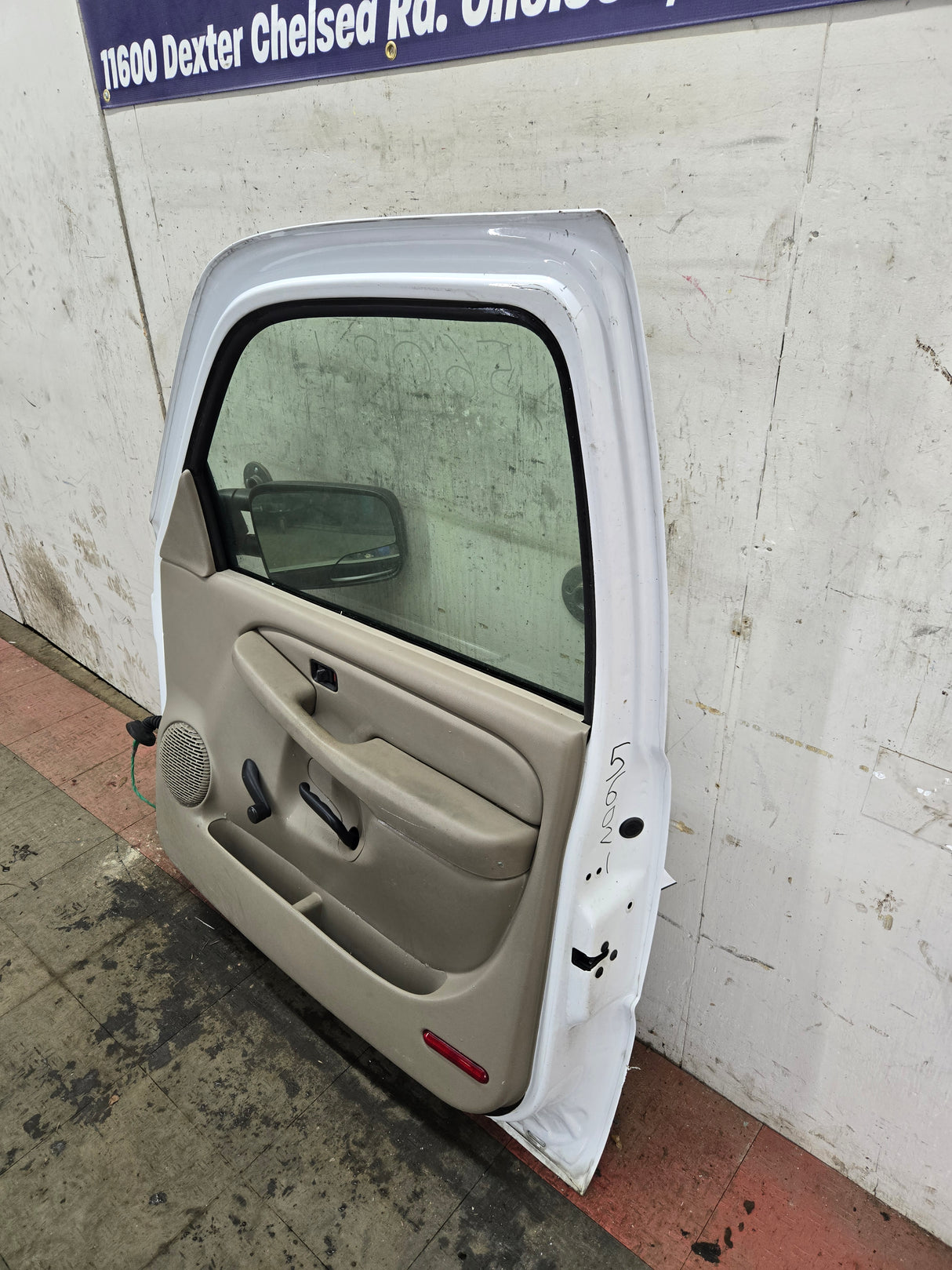 1999-2006 Chevrolet Silverado / GMC Sierra 1500 2500 3500 HD Front Passenger side Door RH