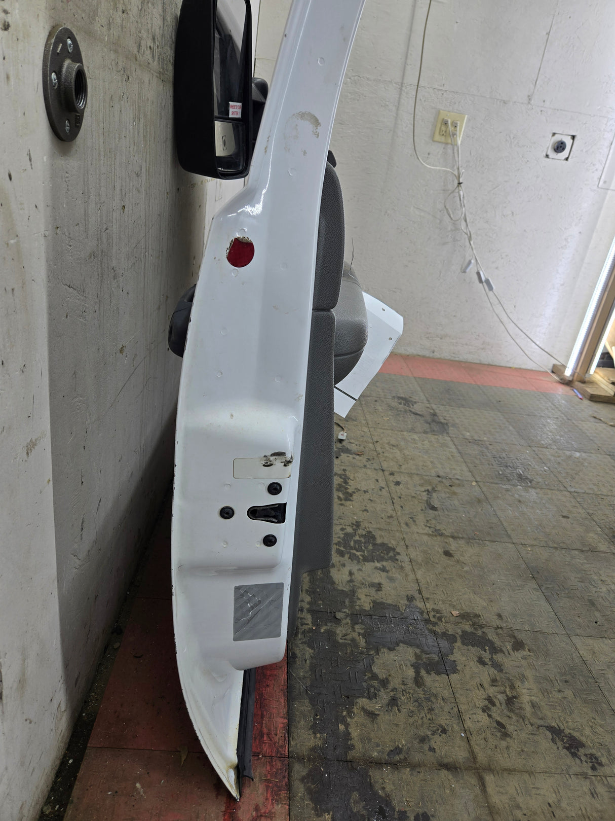 2007-2013 Chevrolet Silverado / GMC Sierra 1500 2500 3500 HD LH Front Driver Side Door - Summit White