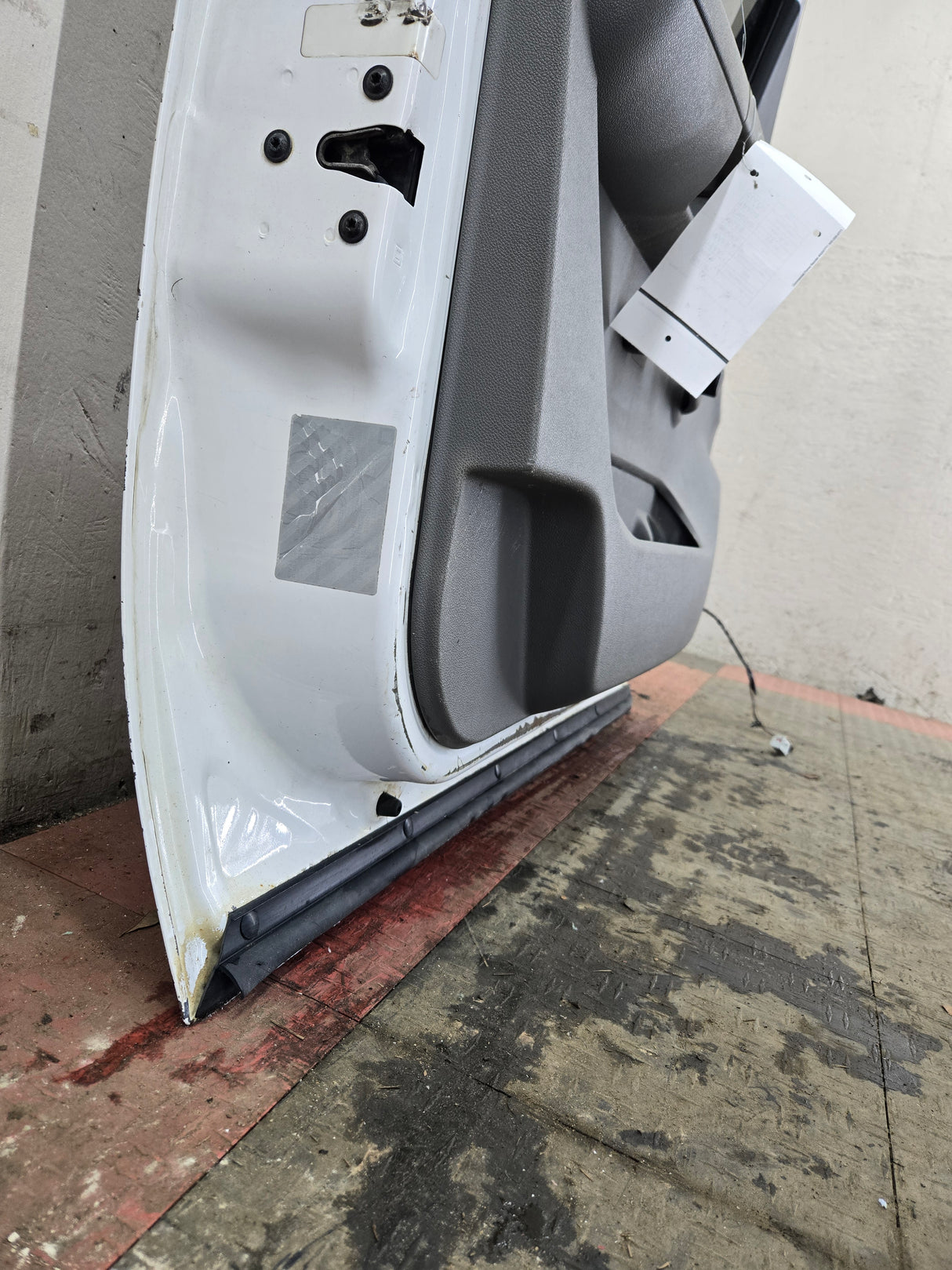 2007-2013 Chevrolet Silverado / GMC Sierra 1500 2500 3500 HD LH Front Driver Side Door - Summit White