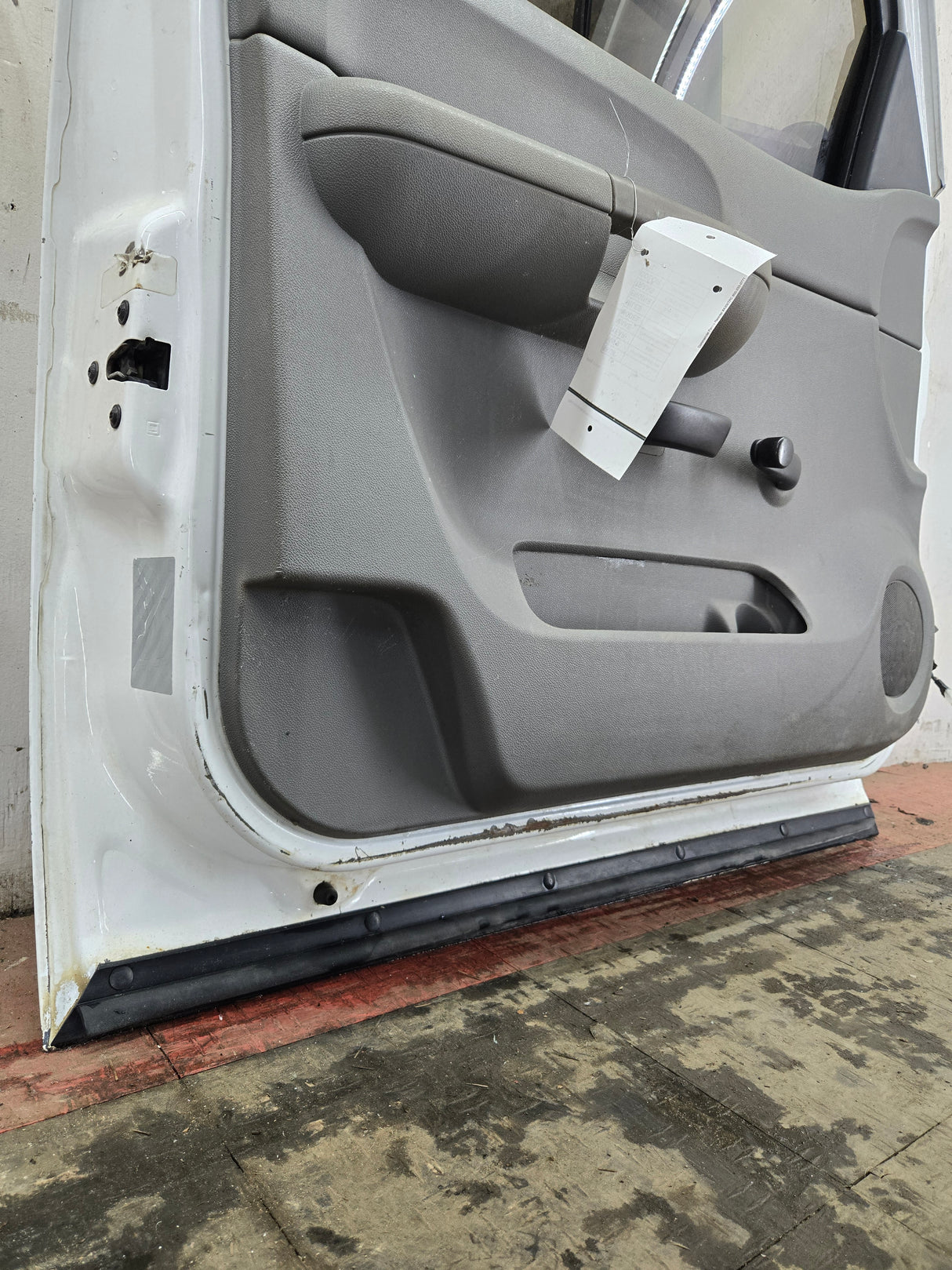 2007-2013 Chevrolet Silverado / GMC Sierra 1500 2500 3500 HD LH Front Driver Side Door - Summit White