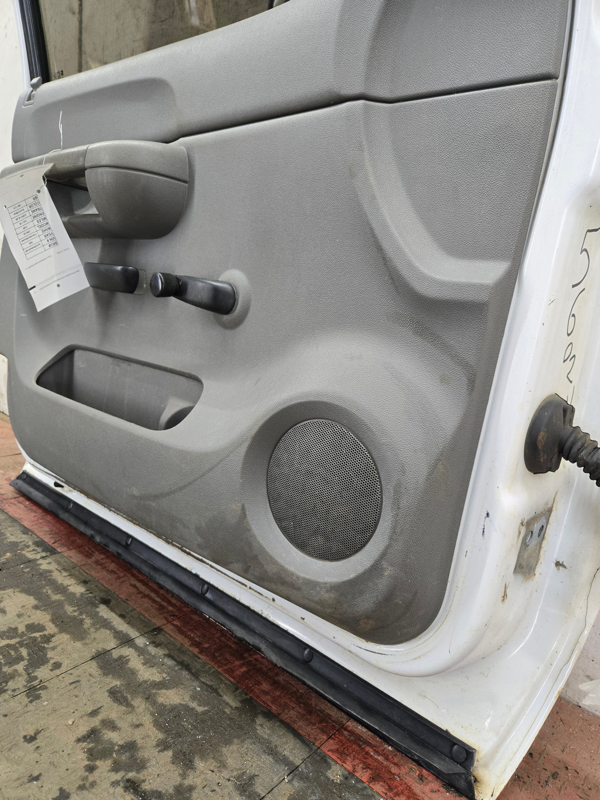 2007-2013 Chevrolet Silverado / GMC Sierra 1500 2500 3500 HD LH Front Driver Side Door - Summit White