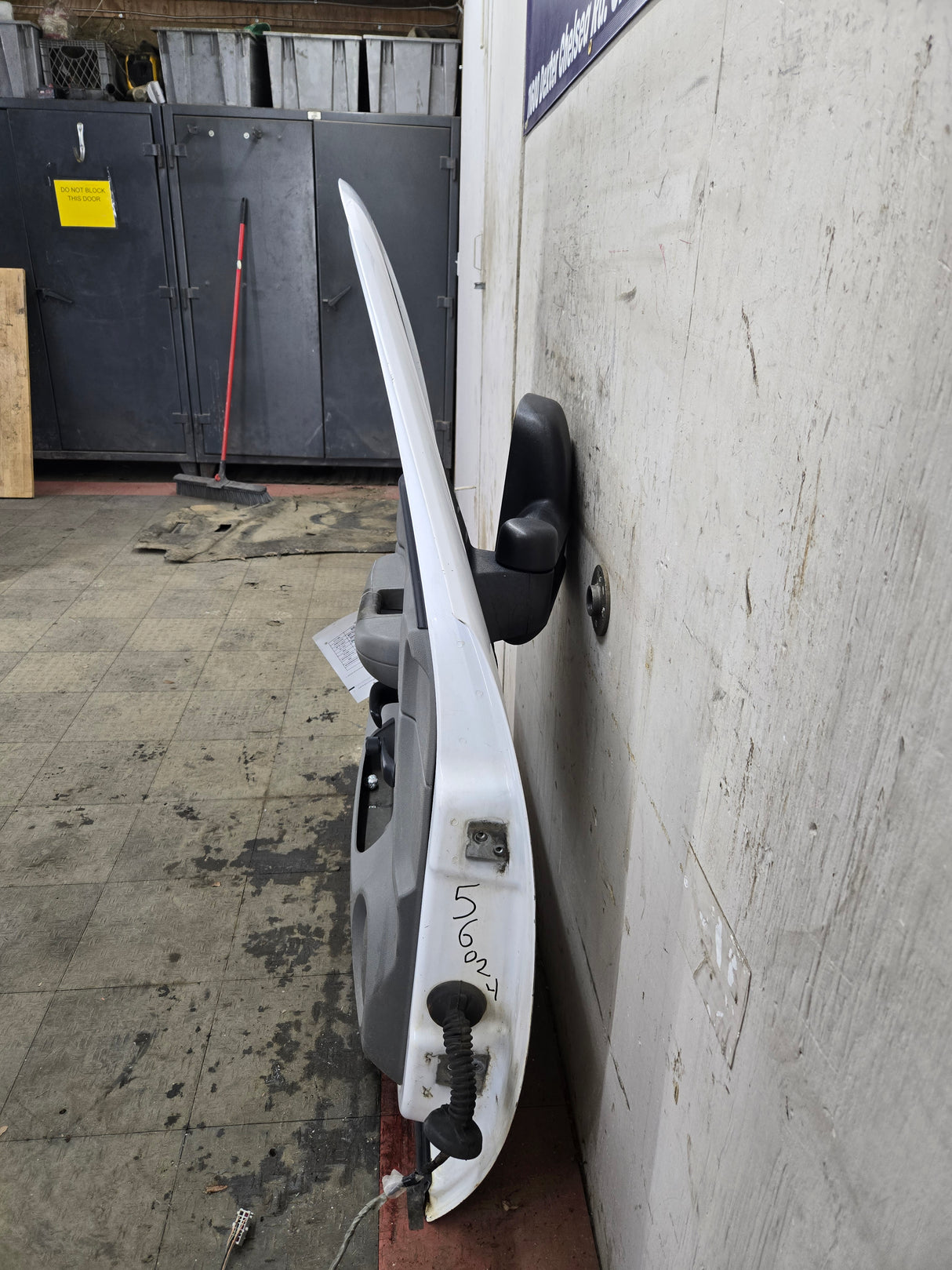 2007-2013 Chevrolet Silverado / GMC Sierra 1500 2500 3500 HD LH Front Driver Side Door - Summit White